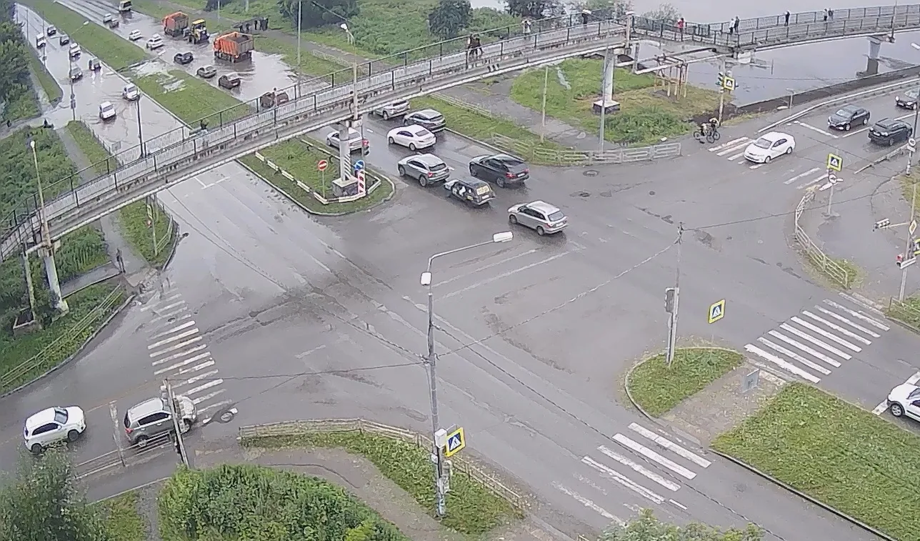 🌊 Проблема с водой на улице Серова в районе парка Народный