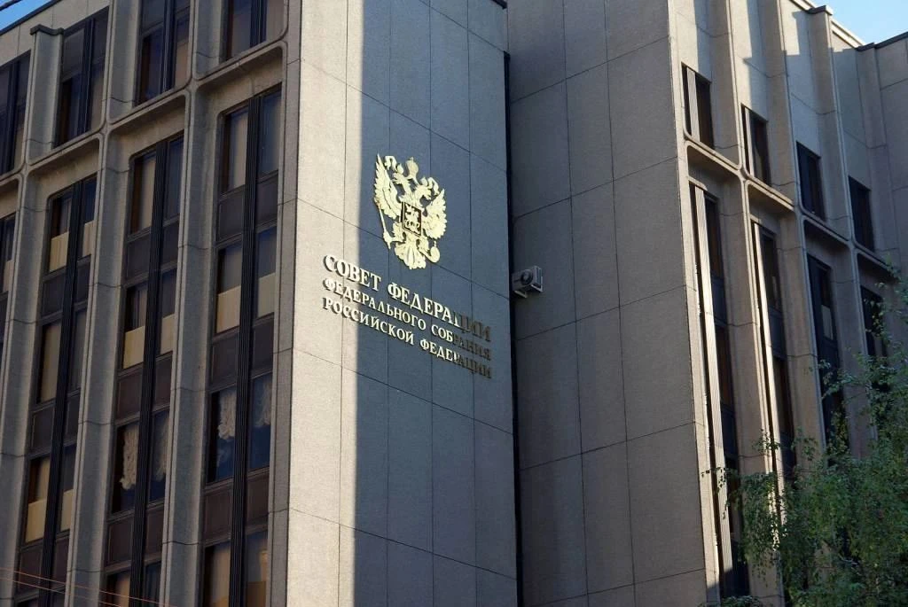 С 1 октября вступает в силу закон, регулирующий деятельность платформенной экономики.