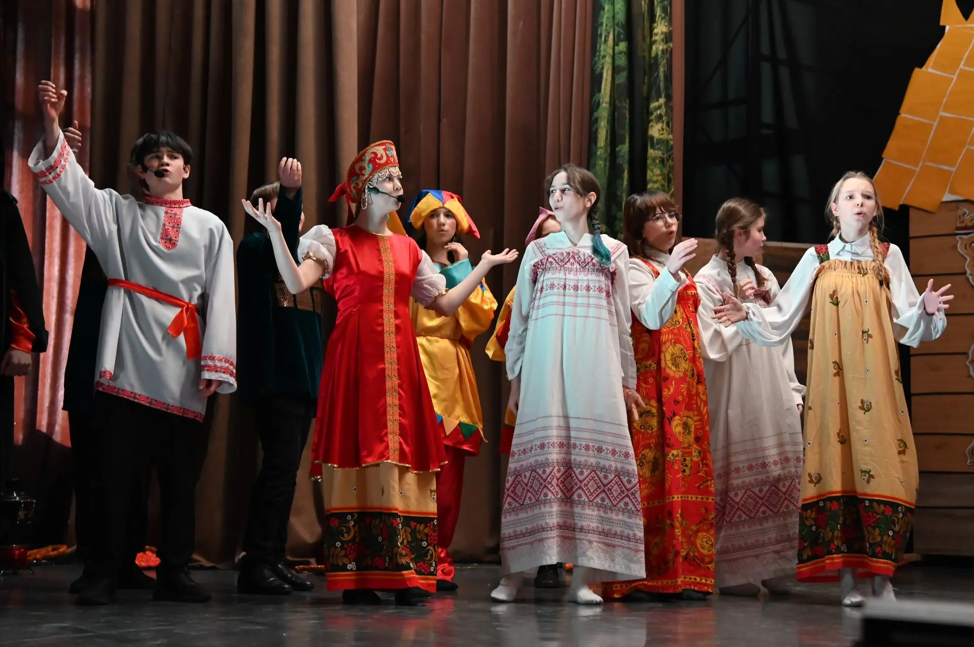 «Летучий корабль» взлетел на школьной сцене и покорил сердца зрителей!  ✨ Музыкальный спектакль «Лет