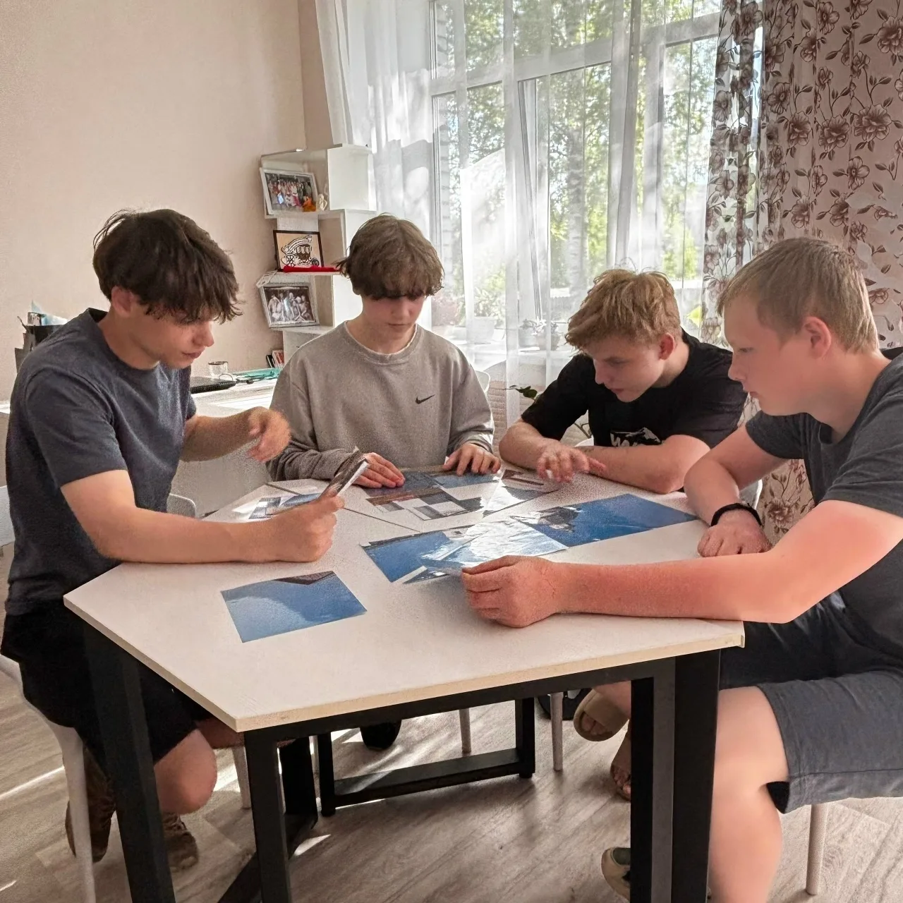 📚🏫 Устьянский районный культурный центр провёл увлекательный квиз «Чудеса Устьян»