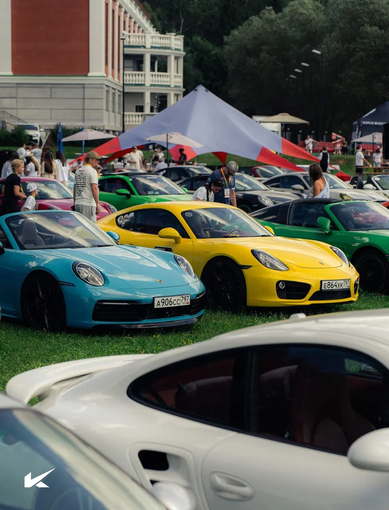 Атмосфера идеального лета, и сотни легендарных Porsche в одном месте 🏎️🔥