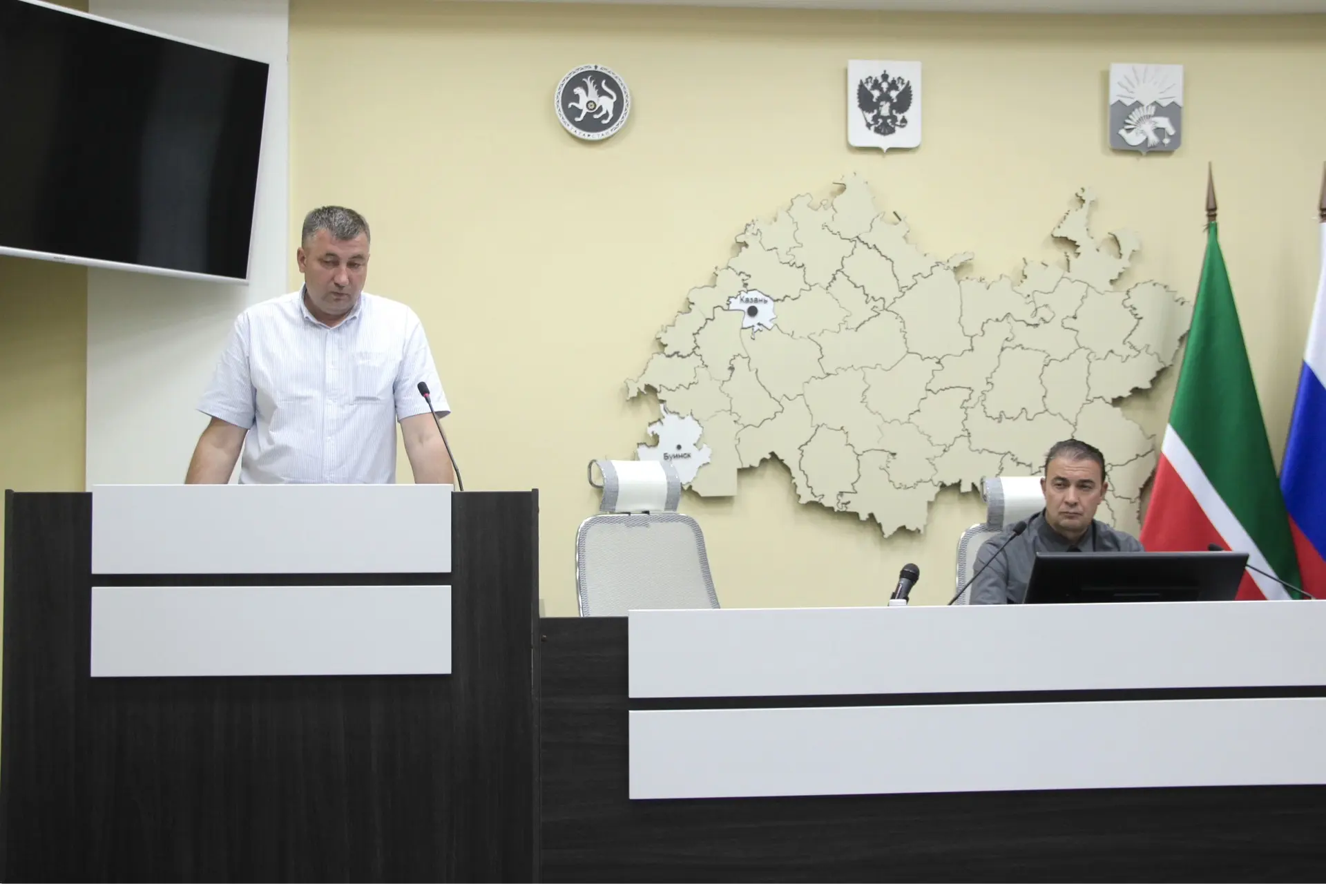 Встретился со старшими многоквартирных домов.

Обсудили актуальные вопросы благоустройства: организа