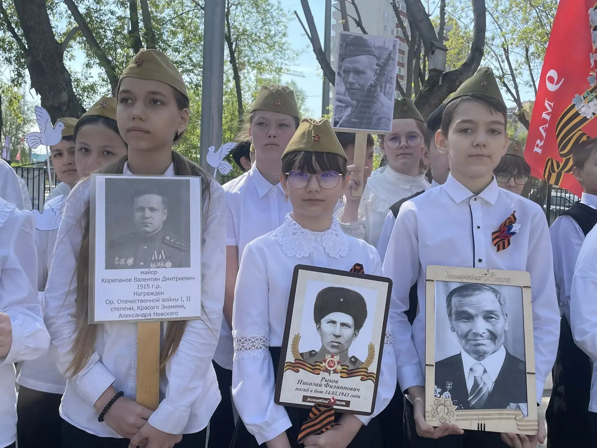Мы — наследники Победы. Бессмертный полк 2-го корпуса школы №9  Сегодня 2-й корпус нашей школы прошё