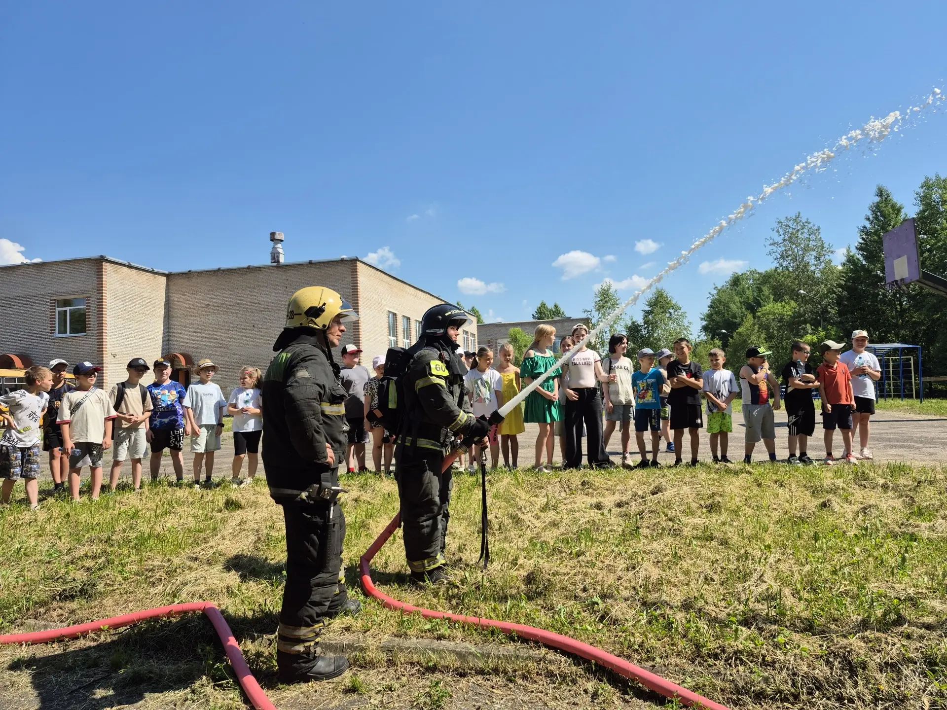 🚒🚨☀️Сегодня в МБОУ «Образовательный комплекс №4» прошли учебные тренировки и мероприя...