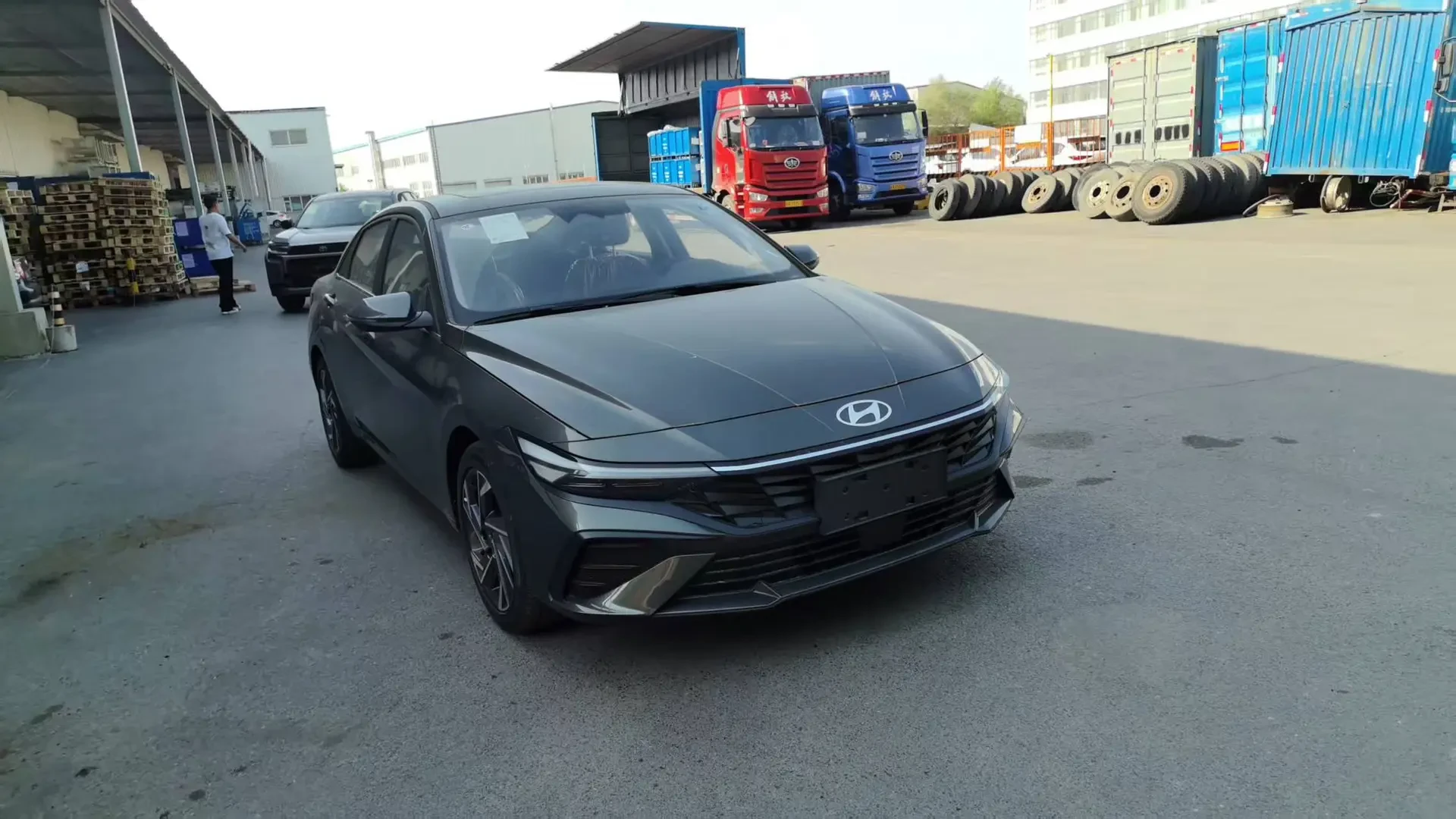 #НОВЫЕАВТОвНАЛИЧИИ

Hyundai Elantra 

Год: 2026 
Пробег: 0 км 
1.5 л - 115 л.с 
 
Люк, климат-контро