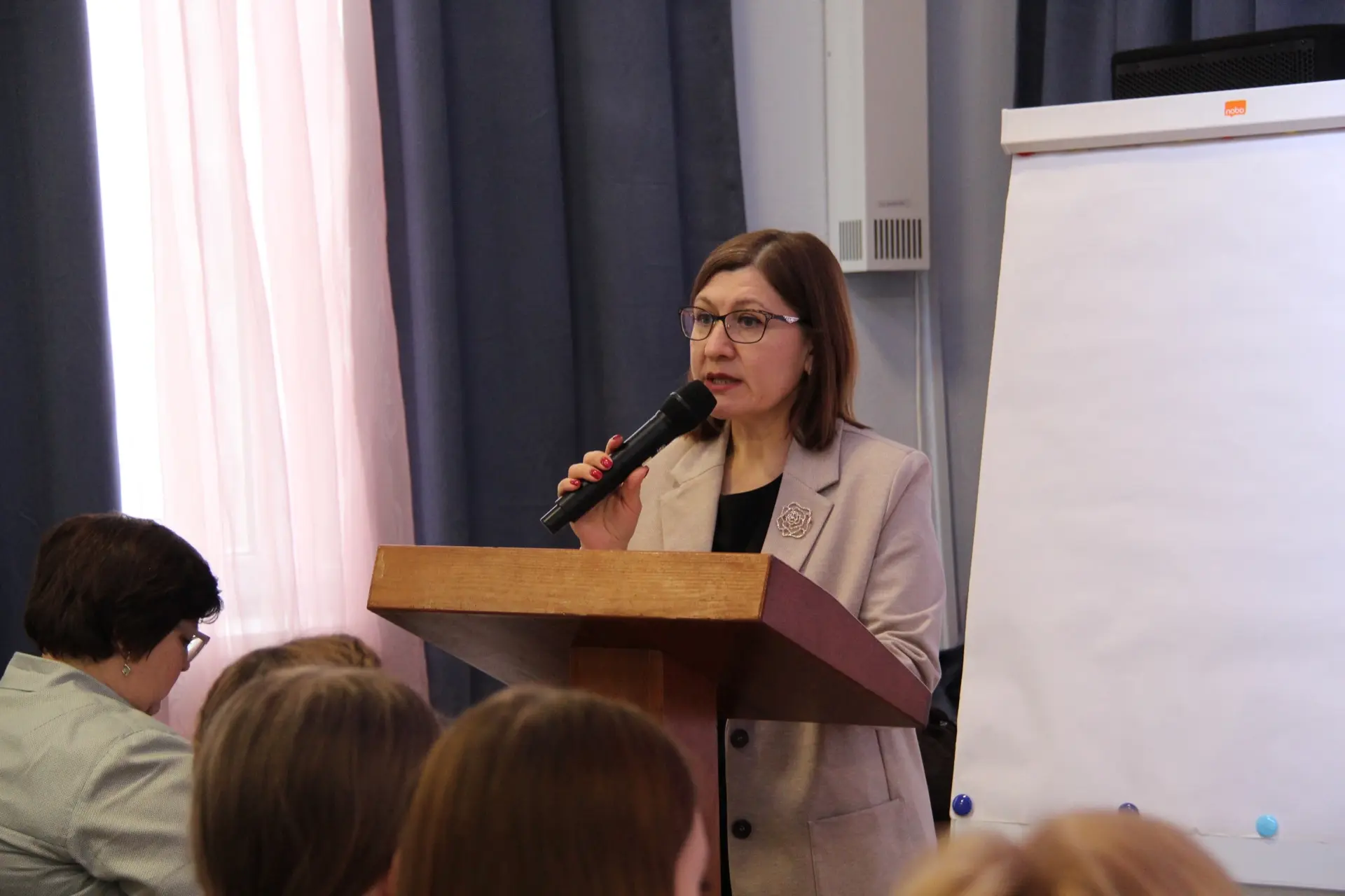 Семья и школа: вместе созидаем будущее! 🇷🇺✨    Сегодня наша школа стала центром притяжения для самых