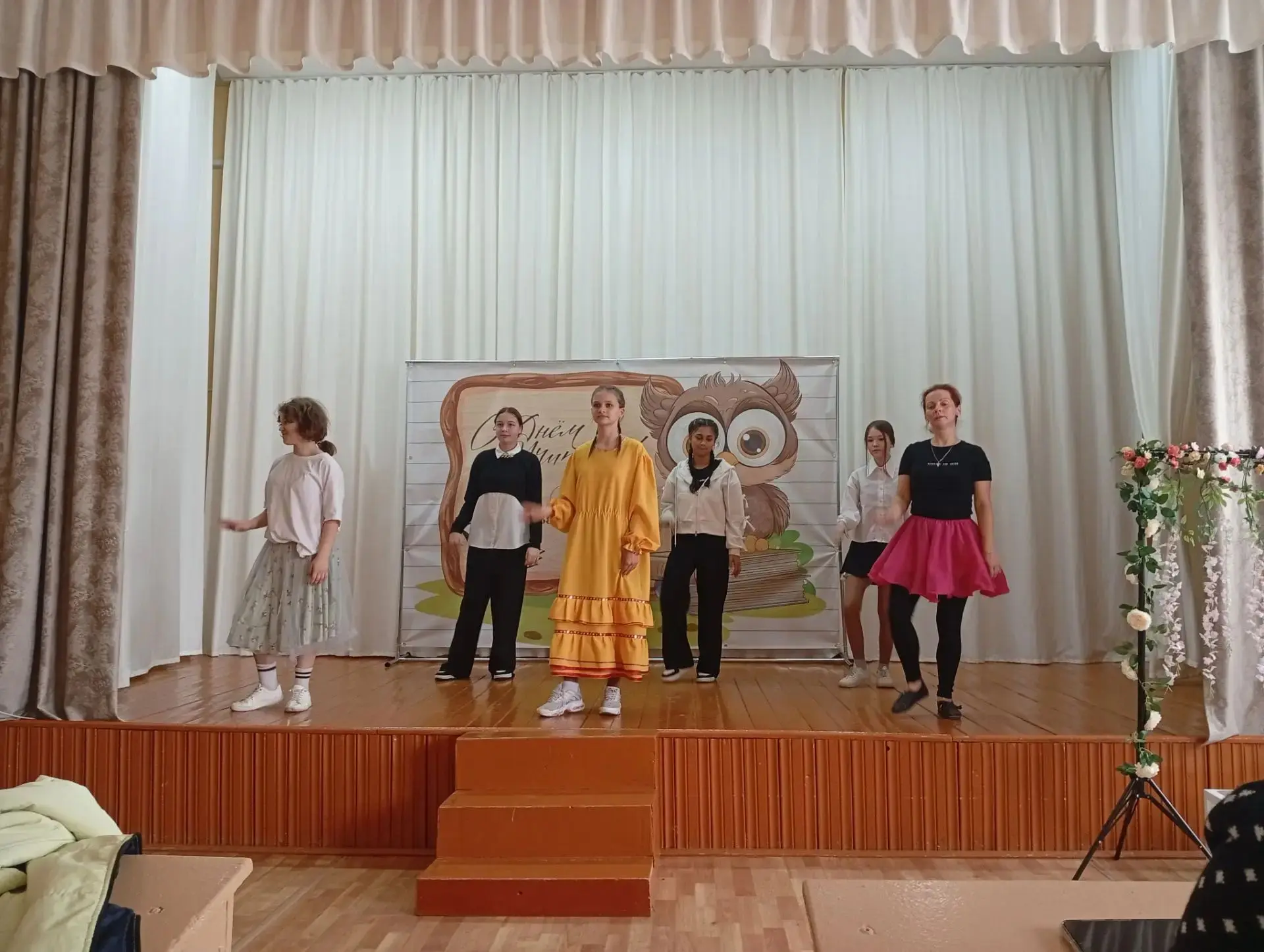 🎉 «Тепло сердец»: праздник для ветеранов в нашей школе!🎉