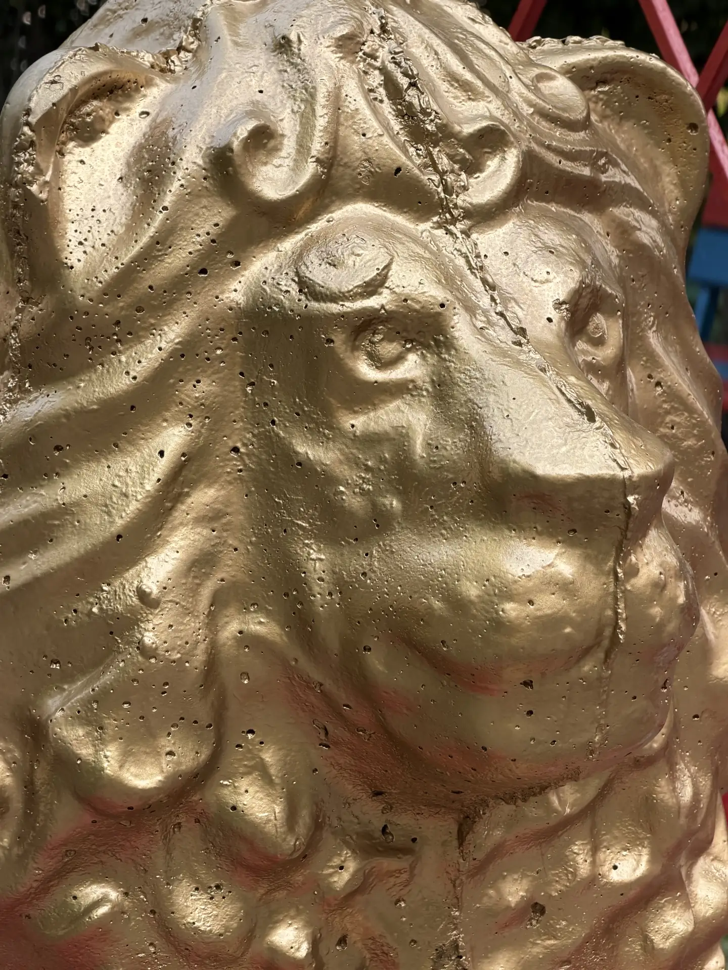 🦁🐬 Думаешь, в сказку попал? Да — если это дом на Алёши Тимошенкова, которым управляет «ЖСК»

Сказо