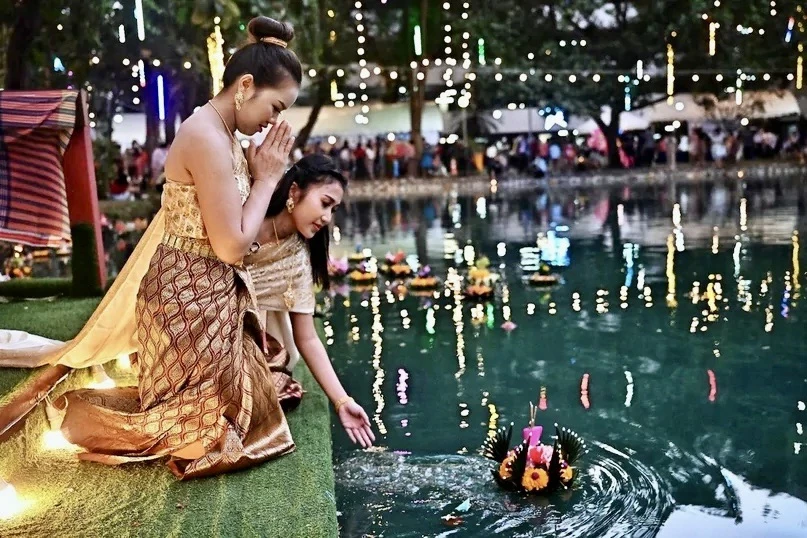 Лой Кратонг (Loy Krathong) – один из красивых и романтичных тайских праздников, который...