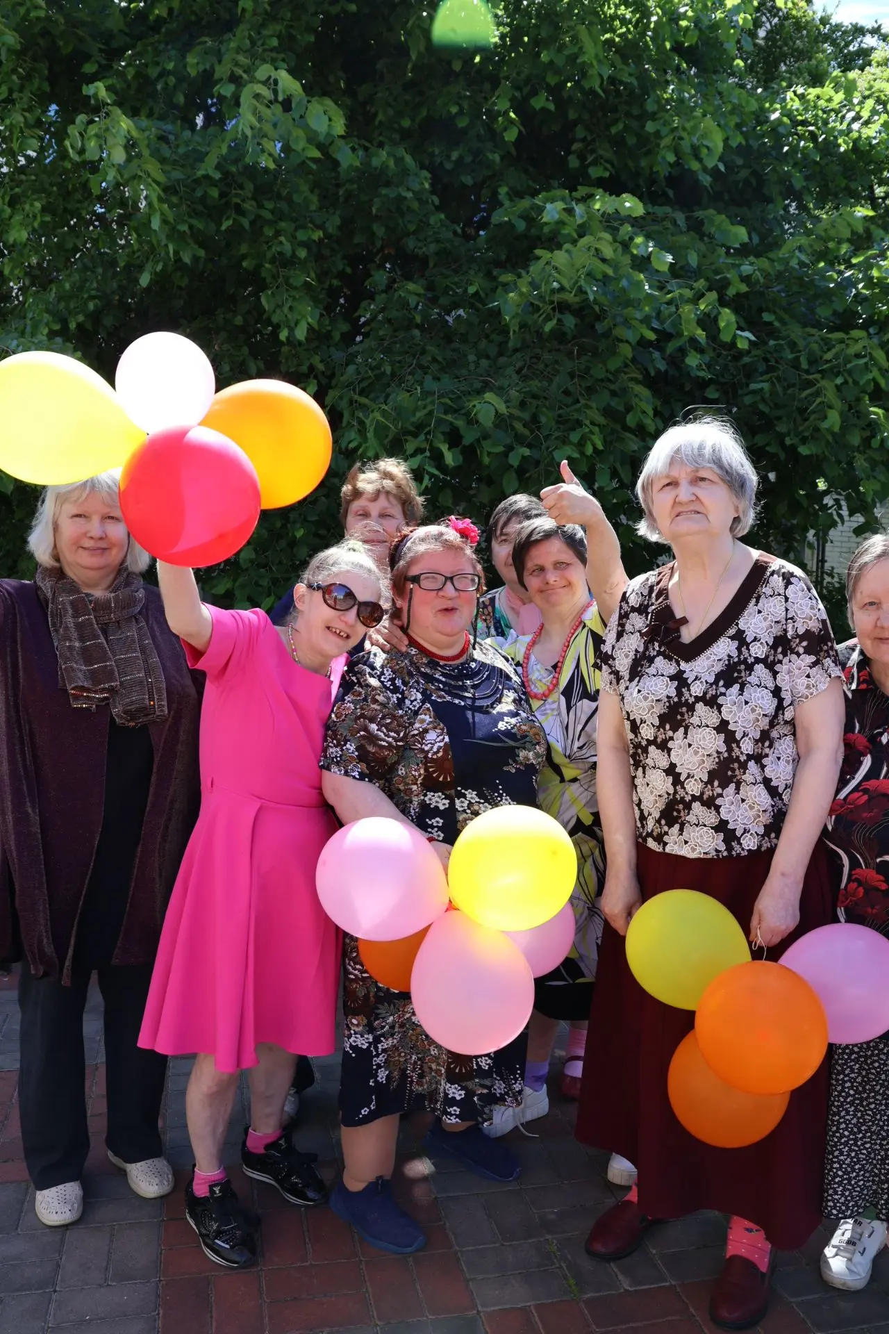 С Днём рождения, Елена! 🥳

Хотим поделиться с вами тем, как мы отмечали день рождения нашей замечат