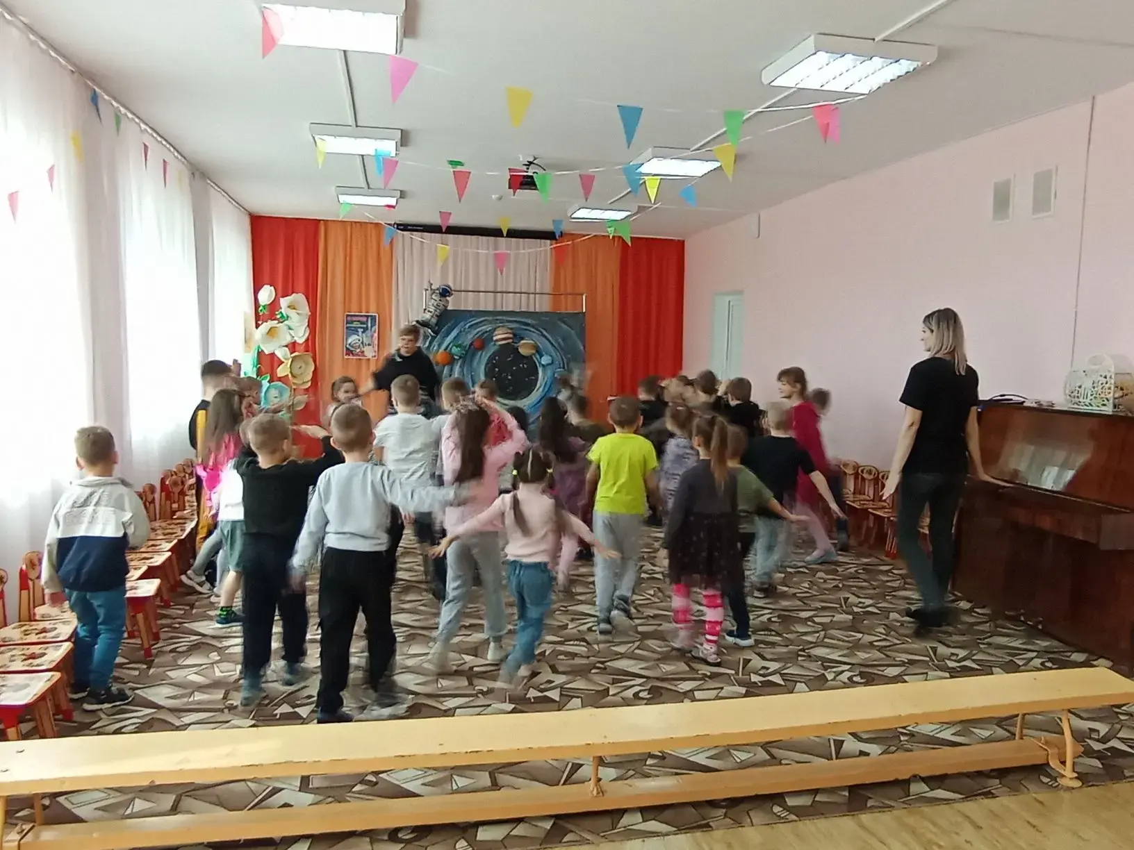 Сегодня в нашем детском саду "Колокольчик" прошёл тематический день, посвящённый Дню ко...