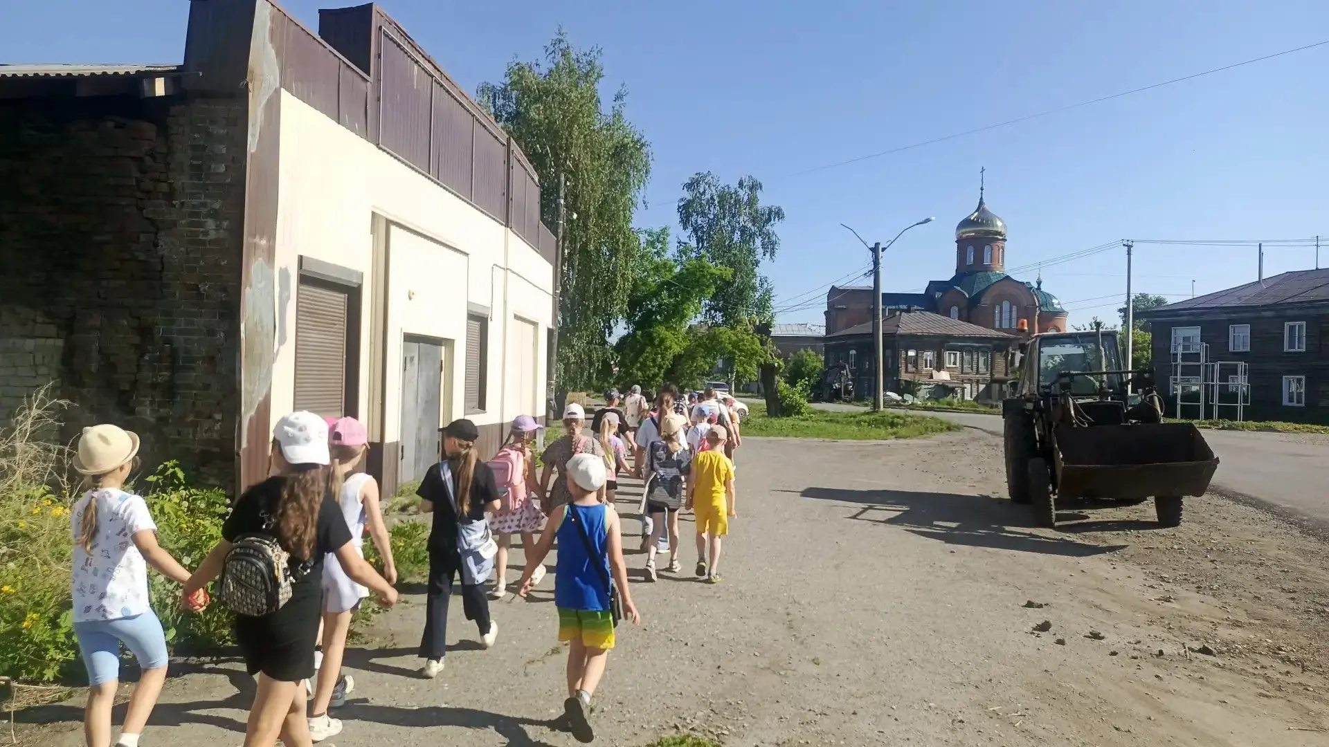 5 июня закончилась первая смена в нашем лагере. В этот день ребята посетили кинотеатр "...