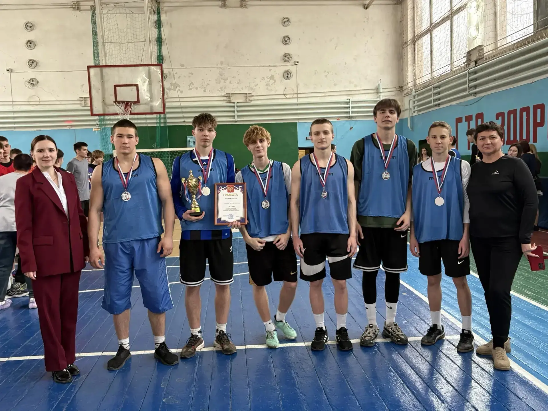 ⛹️🏋️🏆🥈Команда юношей школы №11 приняла участие в городских соревнованиях «А-ну-ка парни» и заняла 2 