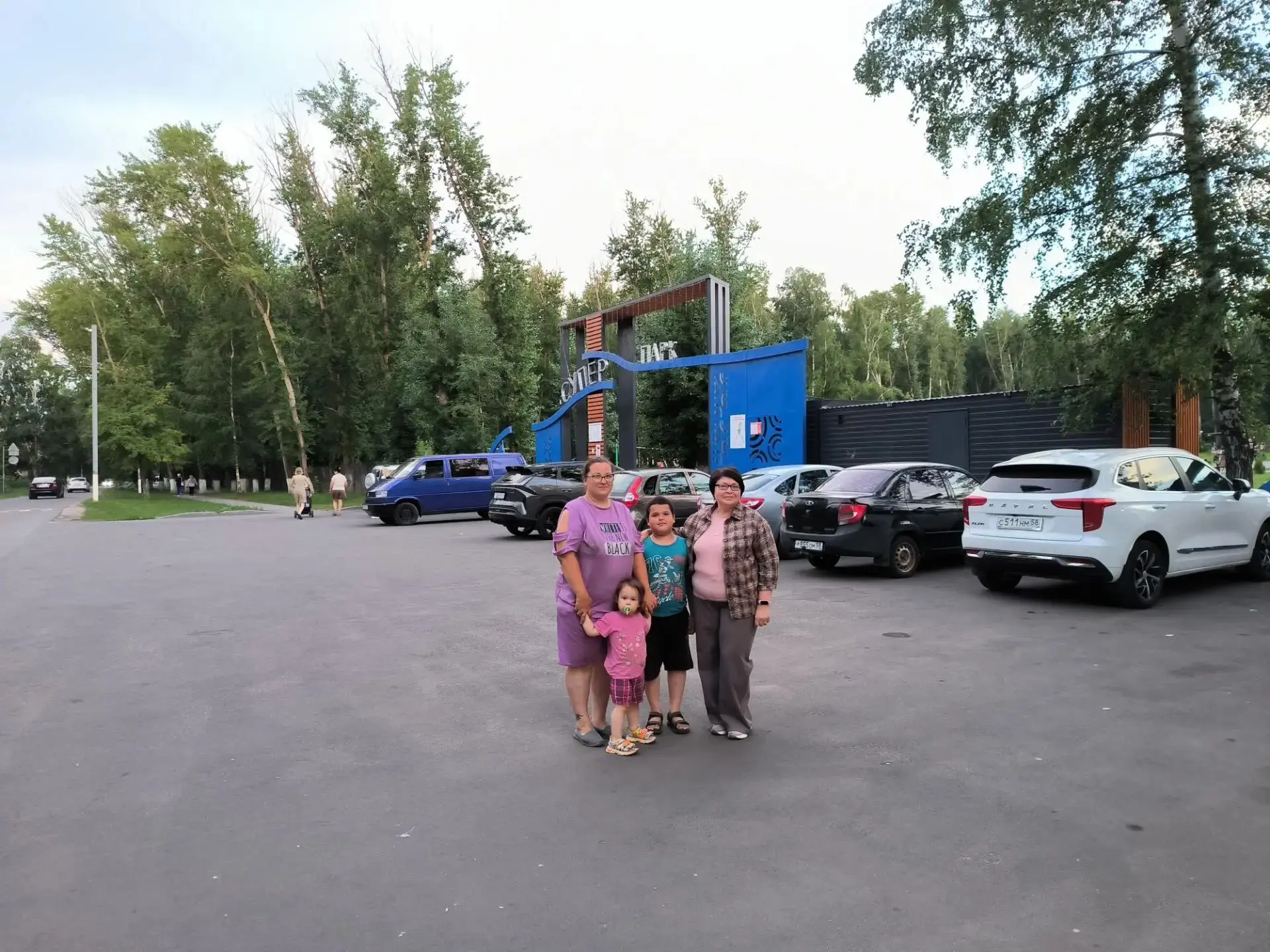 3 июля проведено патрулирование по микрорайону в местах скопления детей и подростков учителем Патеев