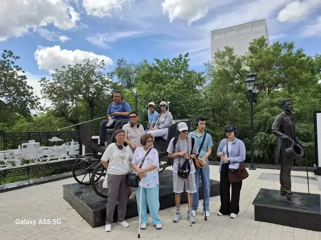 Иммерсивная экскурсия для незрячих и слабовидящих читателей 

В библиотеке уверены: доступная среда 