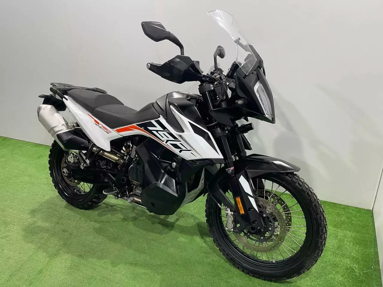 KTM 790 ADVENTURE
в наличии во Владивостоке

Характеристики:
- 2019 год
- объем 790 см3
- Аукцион JB