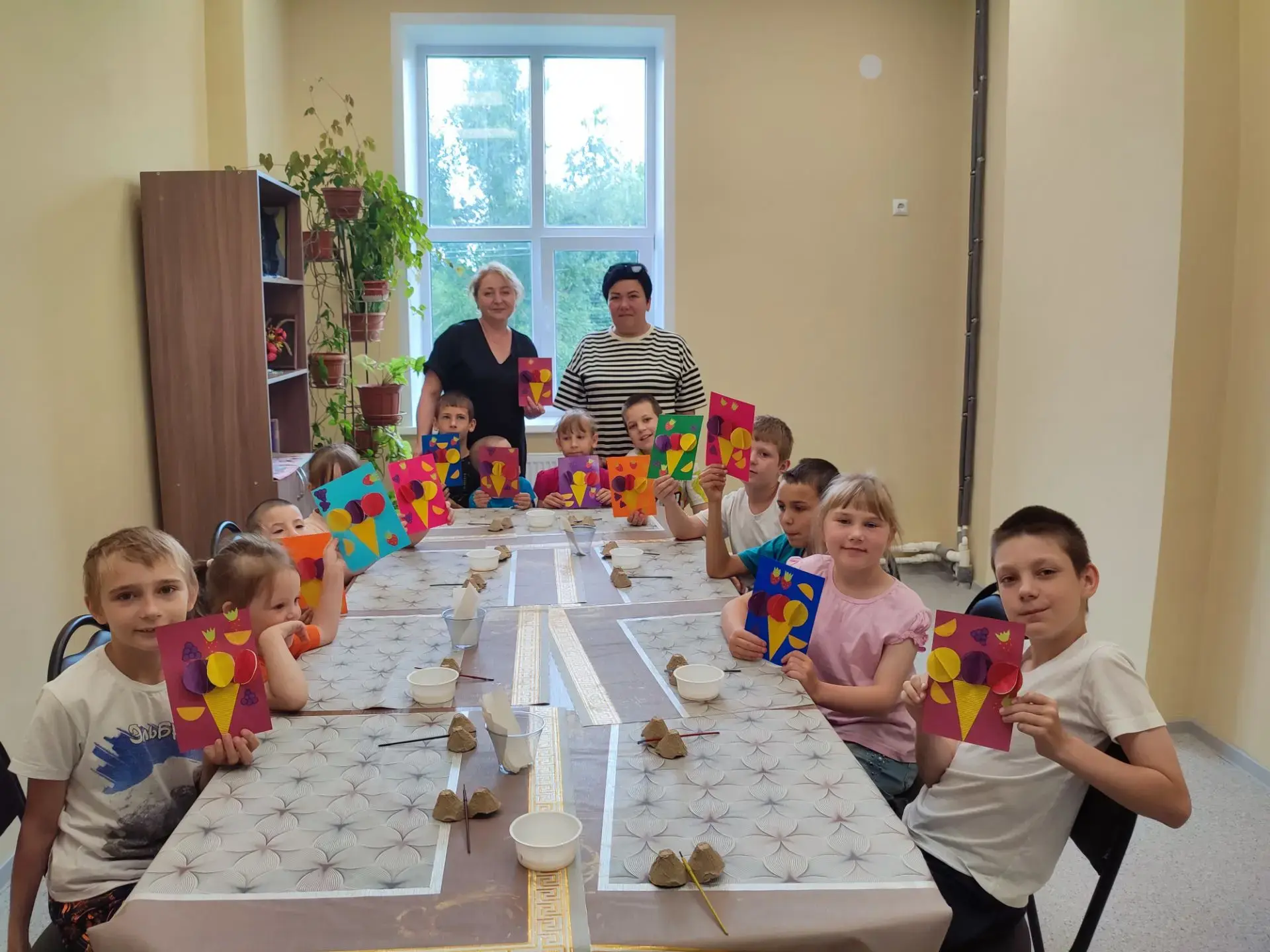Лето — время ярких красок, сочных фруктов и, конечно, мороженого! Чтобы подарить ребятам радость тво