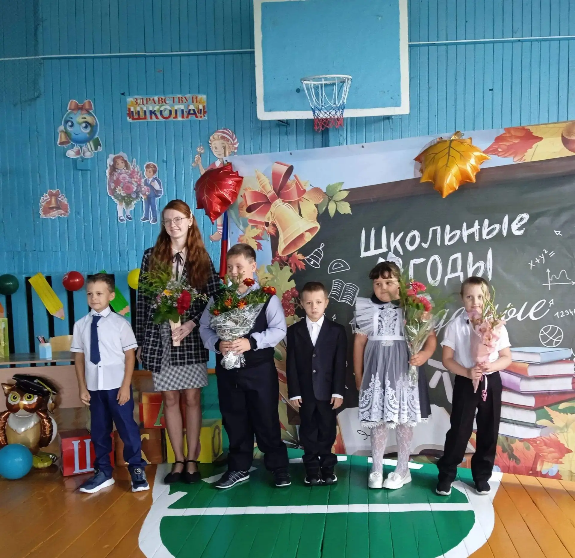 Торжественная линейка, посвященная Дню знаний, прошла в теплой дружеской атмосфере