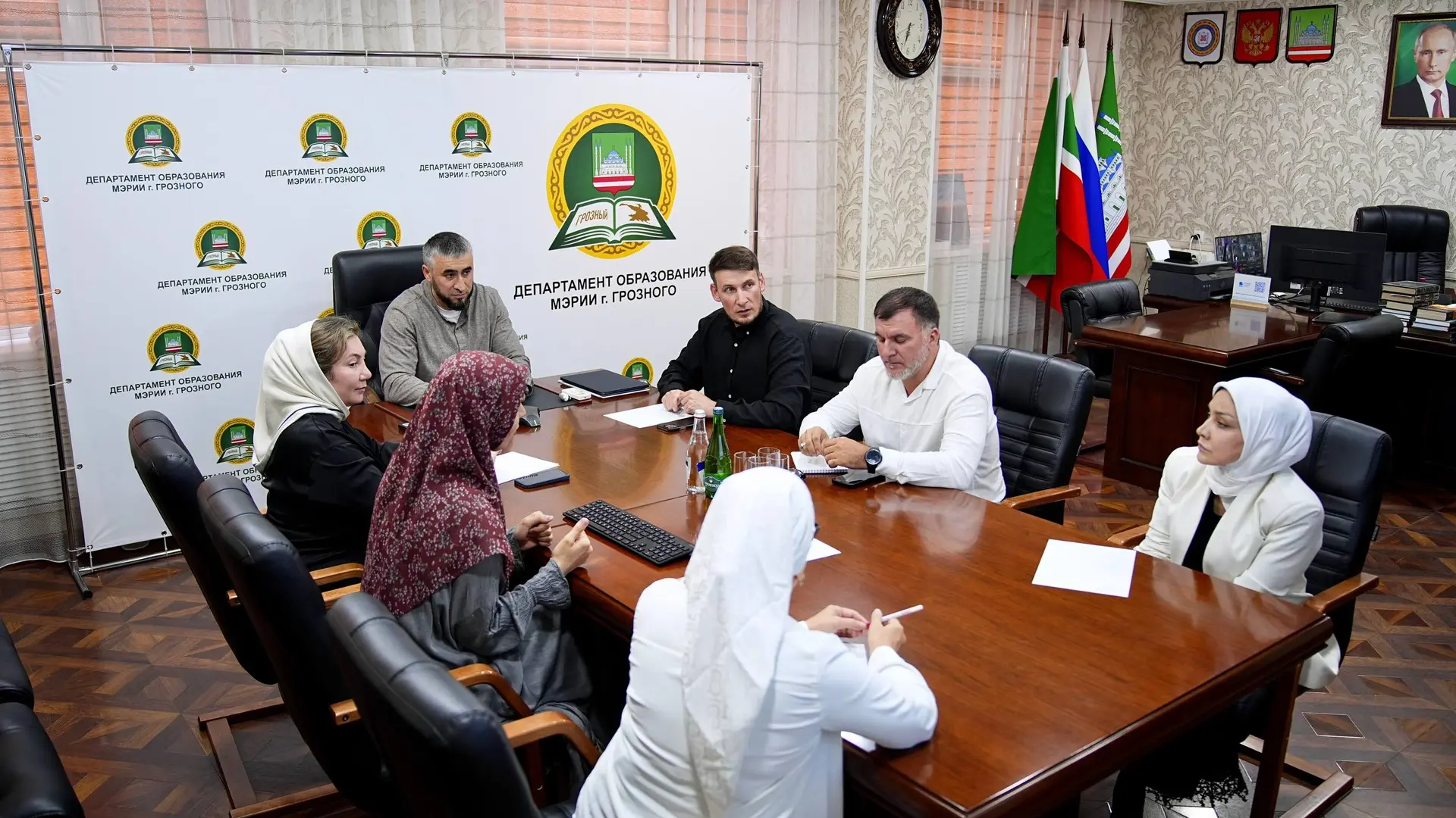 📊РУКОВОДИТЕЛЯМ ОО ГРОЗНОГО ПРЕЗЕНТОВАЛИ ДИФФЕРЕНЦИРОВАННУЮ МОДЕЛЬ МЕТОДИЧЕСКОГО СОПРОВ...