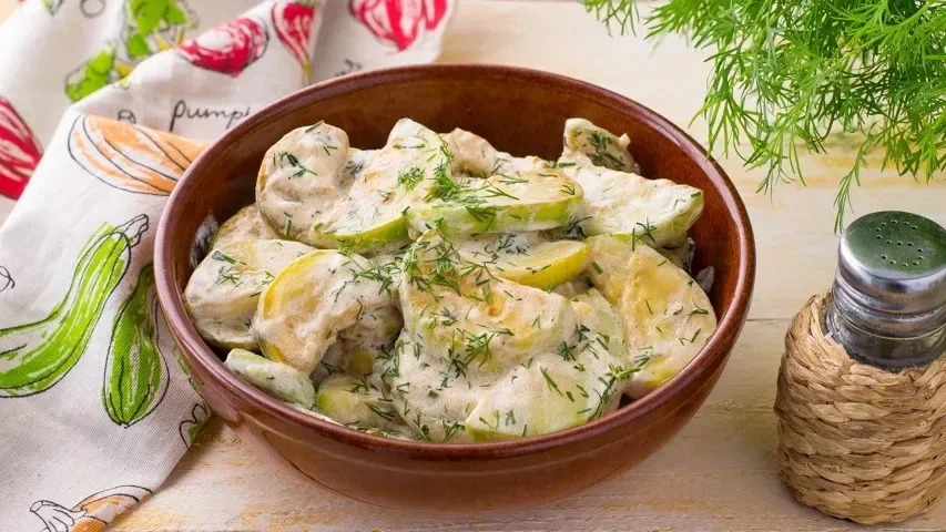 🥒 Моя коронная закуска из кабачков: пальчики оближешь!

Этот рецепт — моя палочка-выручалочка. Идеа