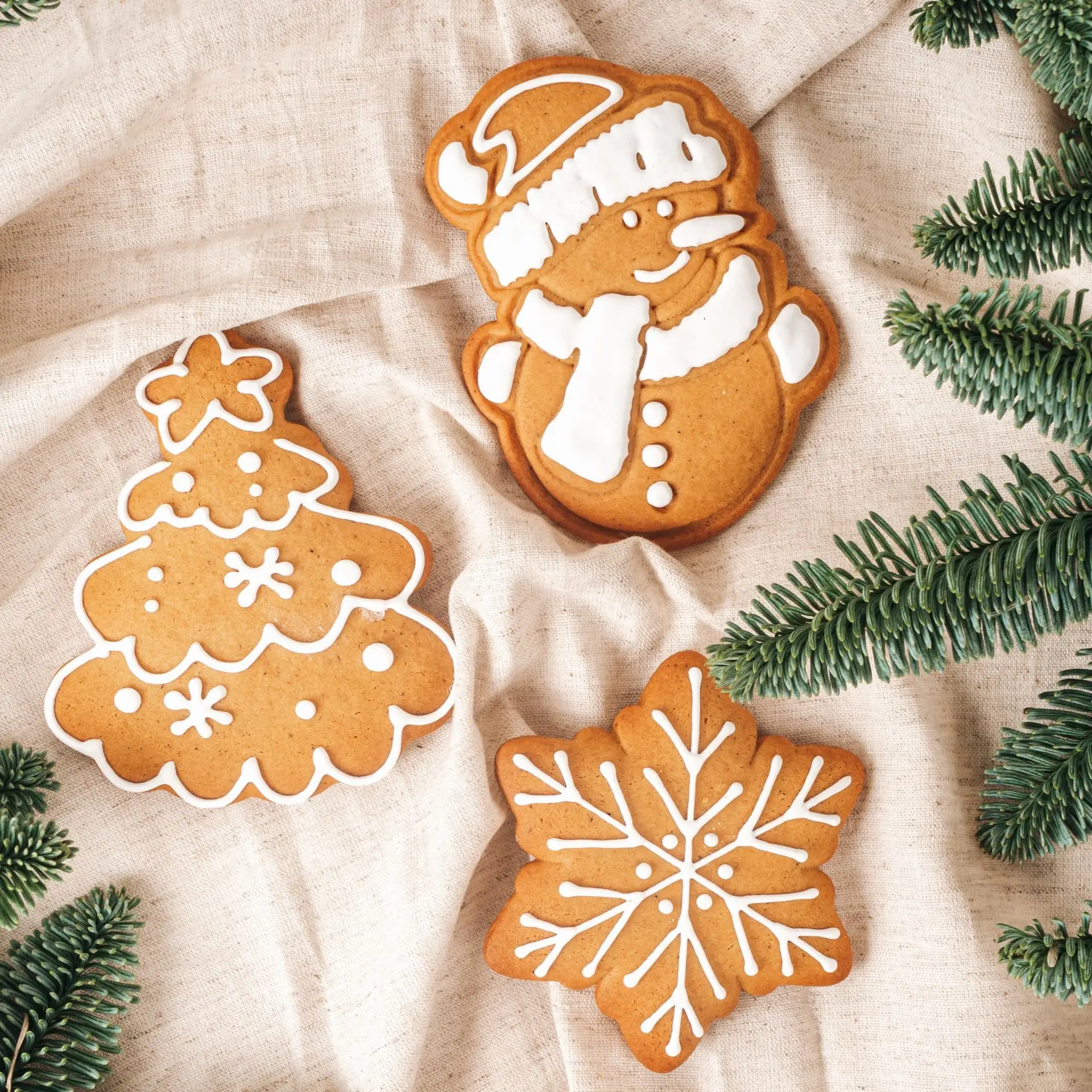 Имбирные пряники — один из самых тёплых и уютных символов Нового года 🎄  Аромат корицы и имбиря мгно
