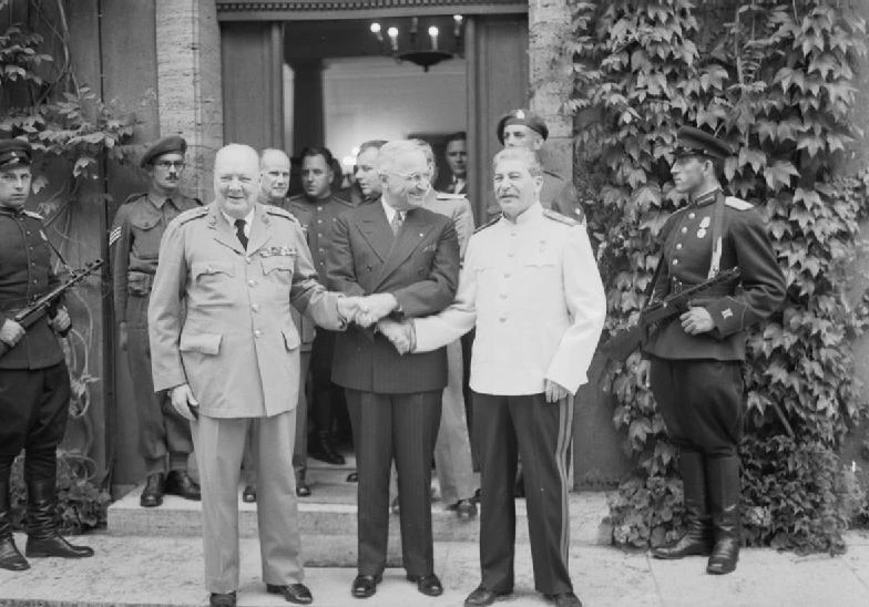 2 августа 1945 года завершилась Потсдамская конференция. Результаты были следующие :