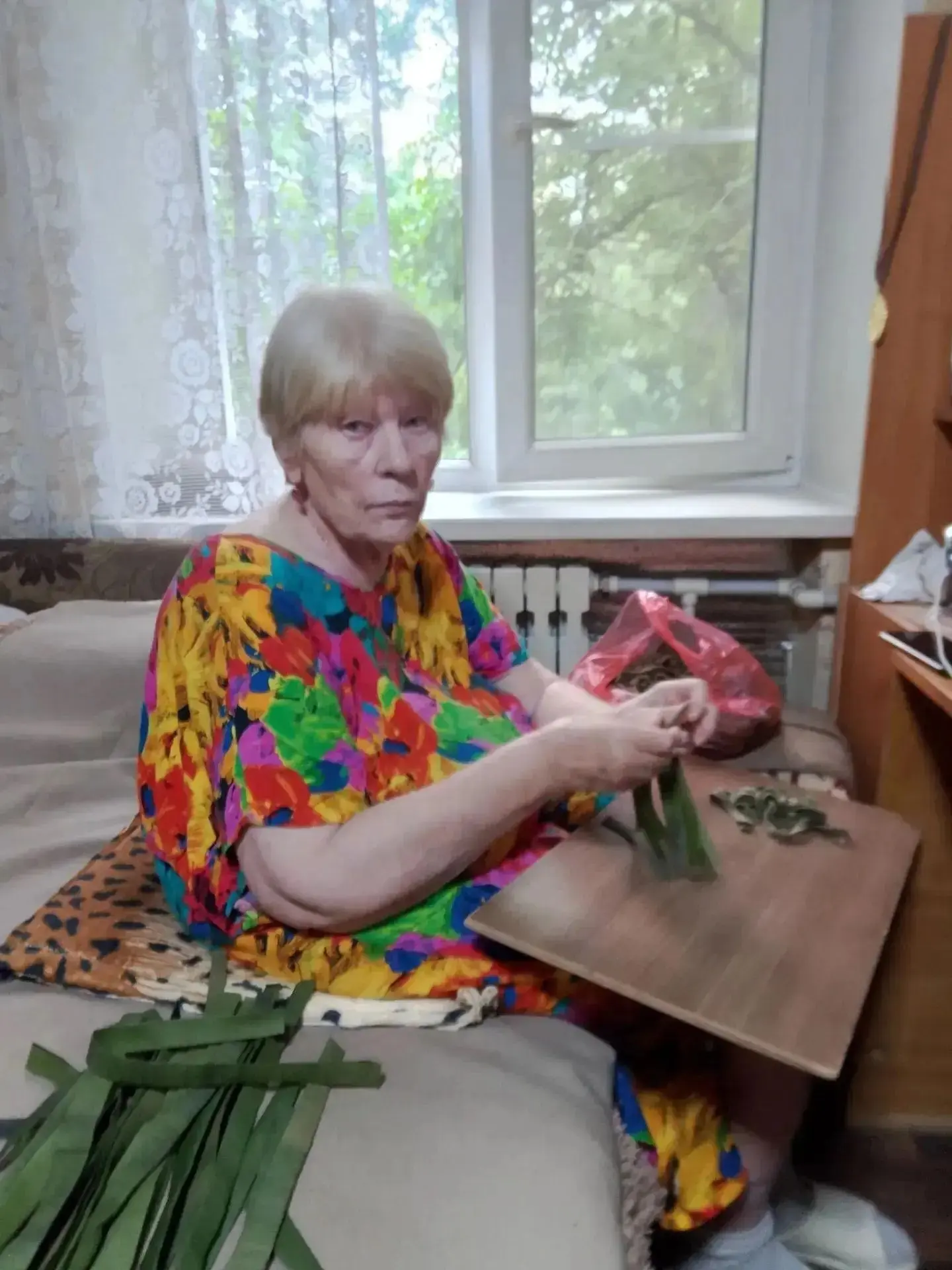 От пирожков до тонн гуманитарного груза: