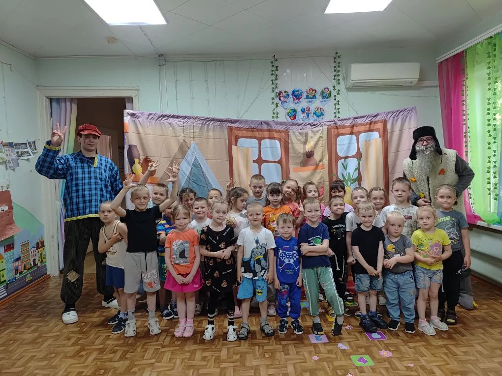 🎭 Сегодня в нашем детском саду произошло настоящее событие — к нам приехал театр г. Воронежа с заме