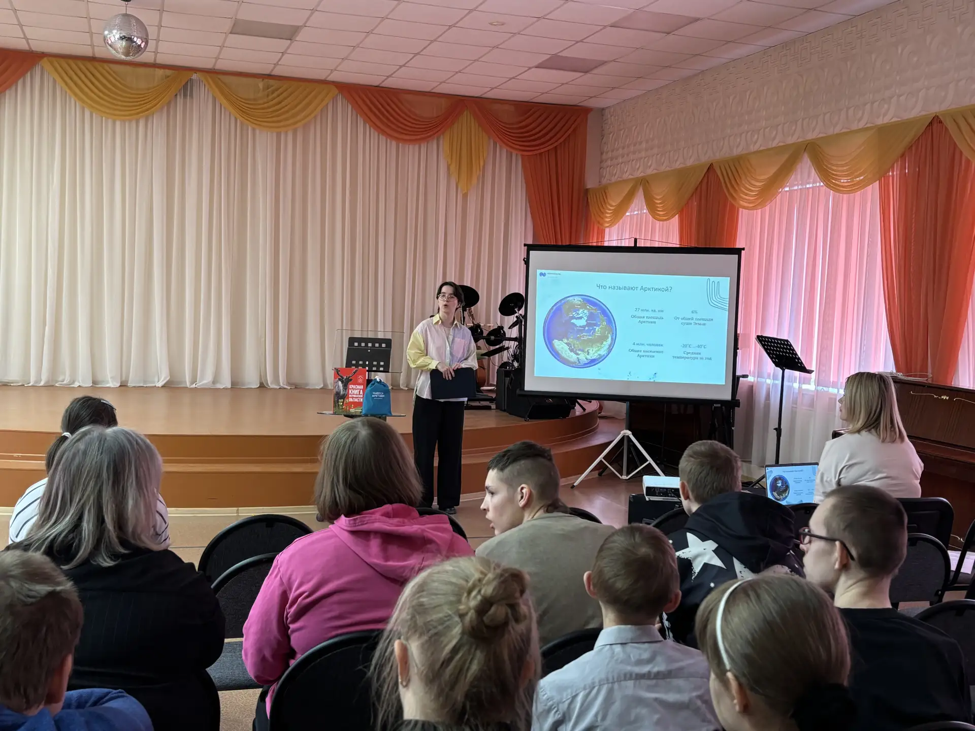 29.04.2026 года в ГОБОУ Мончегорской КШ  Кабанова Анна и Медведева Анна (корпоративные ...
