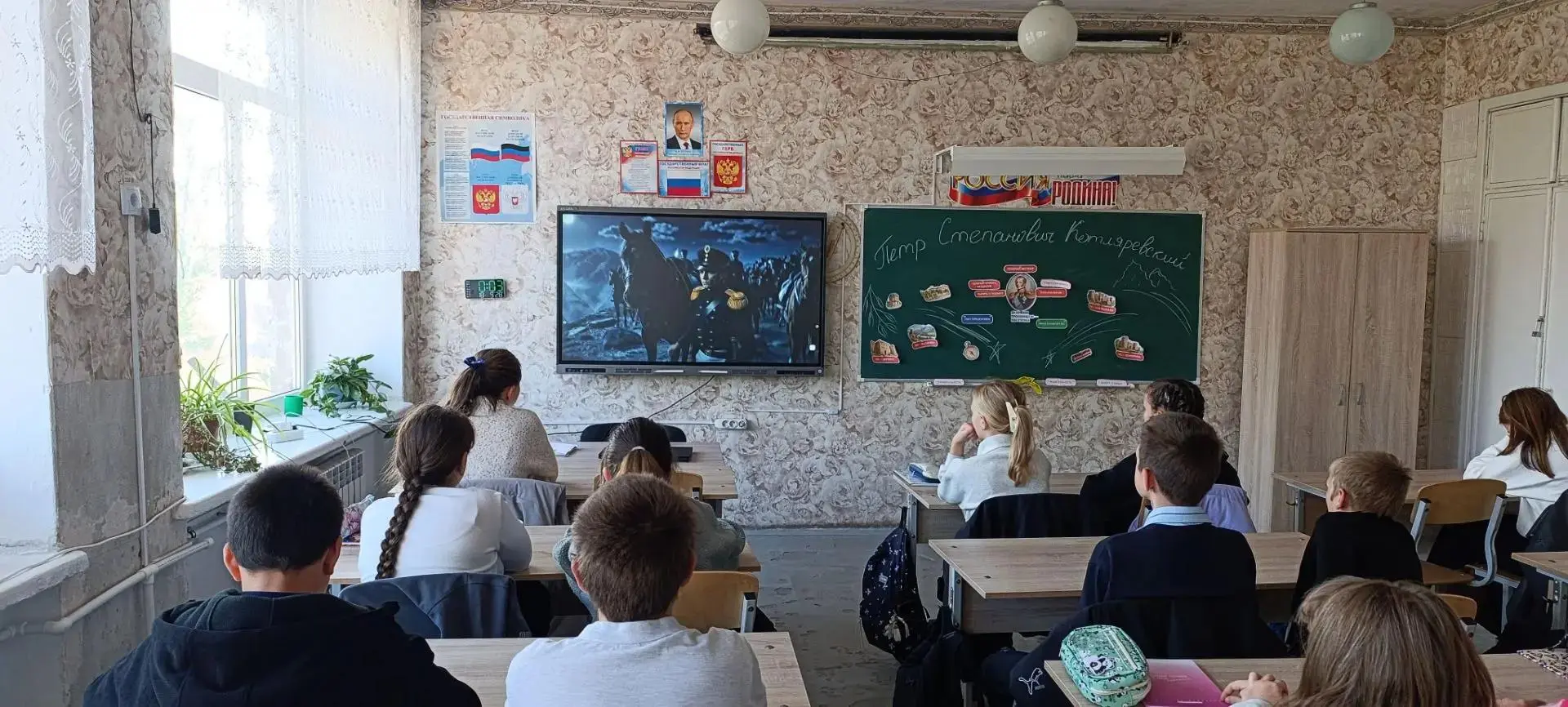 Сегодня, 5 октября, в нашей школе прошли занятия цикла «Разговоры о важном» — сразу две...