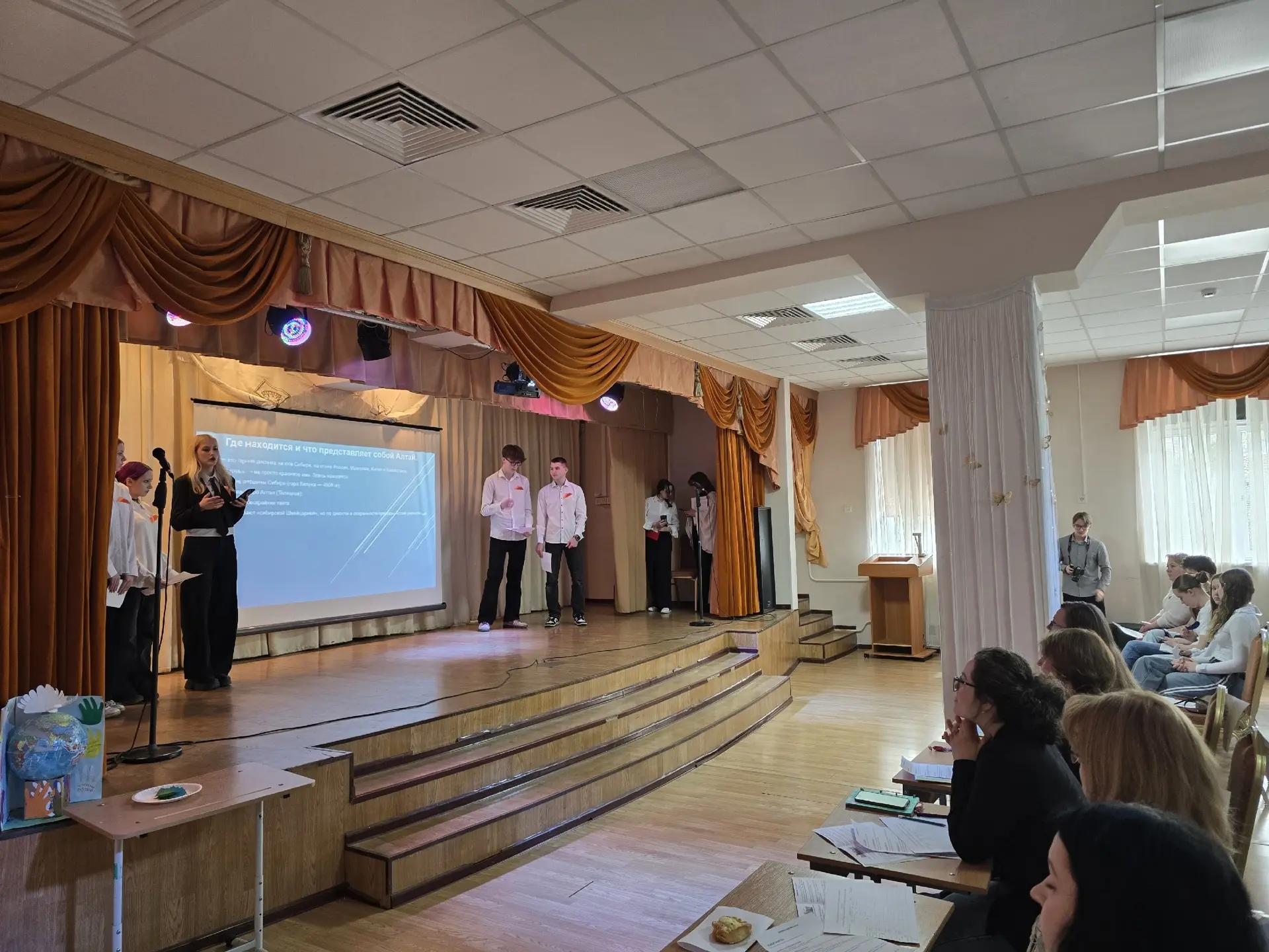 Наши «Эрудиты» покорили фестиваль «День Земли»! 🌍  Команда 9 Г класса «Эрудиты» достойно представила