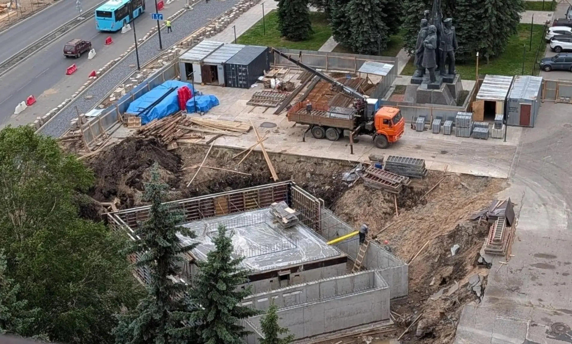 ⛲️ Фонтан у Дворца спорта в Архангельске: стройка продолжается.