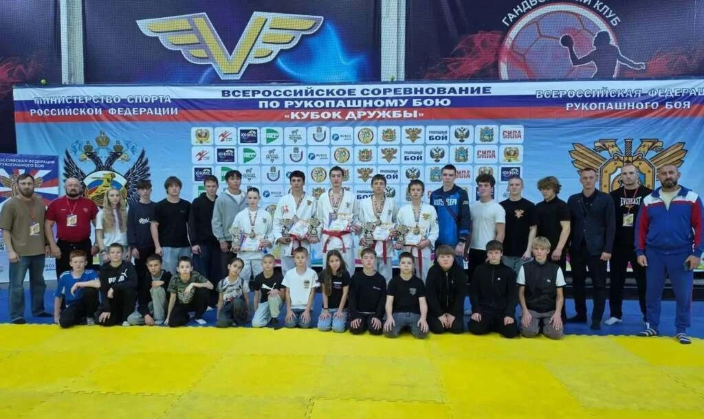 Глава Волгодонска поздравил рукопашников с победой на Всероссийских соревнованиях