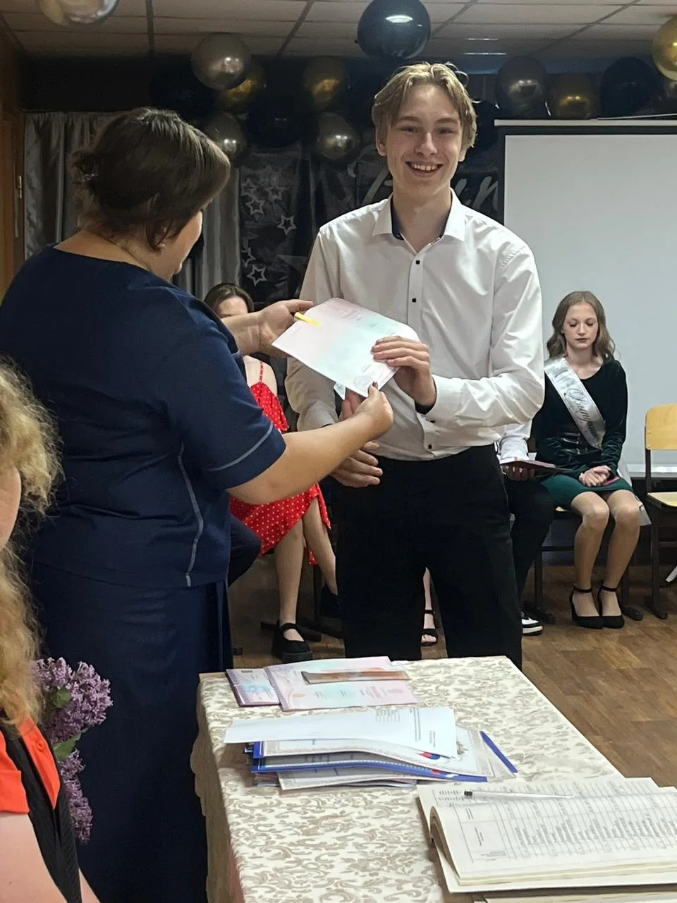 🎊27 июня 2026 года в МКОУ СОШ с.Подволошино прошло по-настоящему трогательное событие — вручение ат