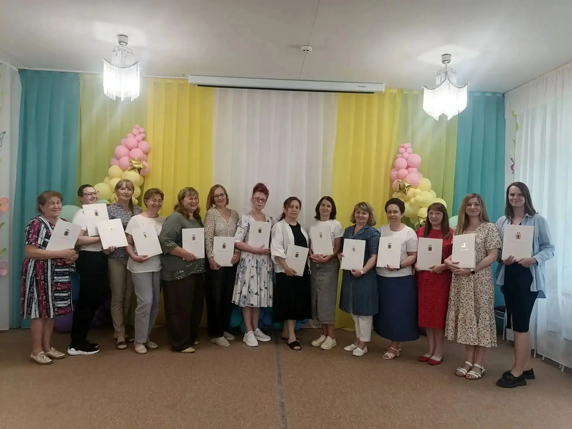 💐💐💐 Сегодня педагогам "ЦРР - детский сад № 54" были вручены благодарственные письма Губернатора Я