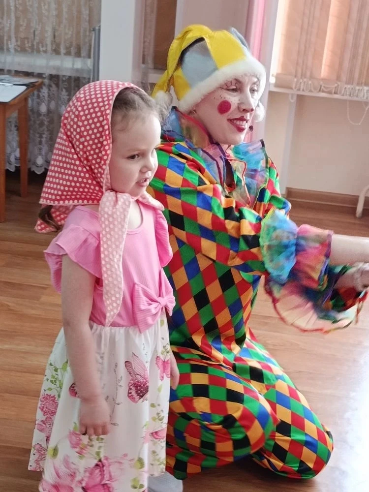 🎶 В гостях у скомороха Тимошки! 🎶

В наших средних группах прошло весёлое и задорное музыкально-сп
