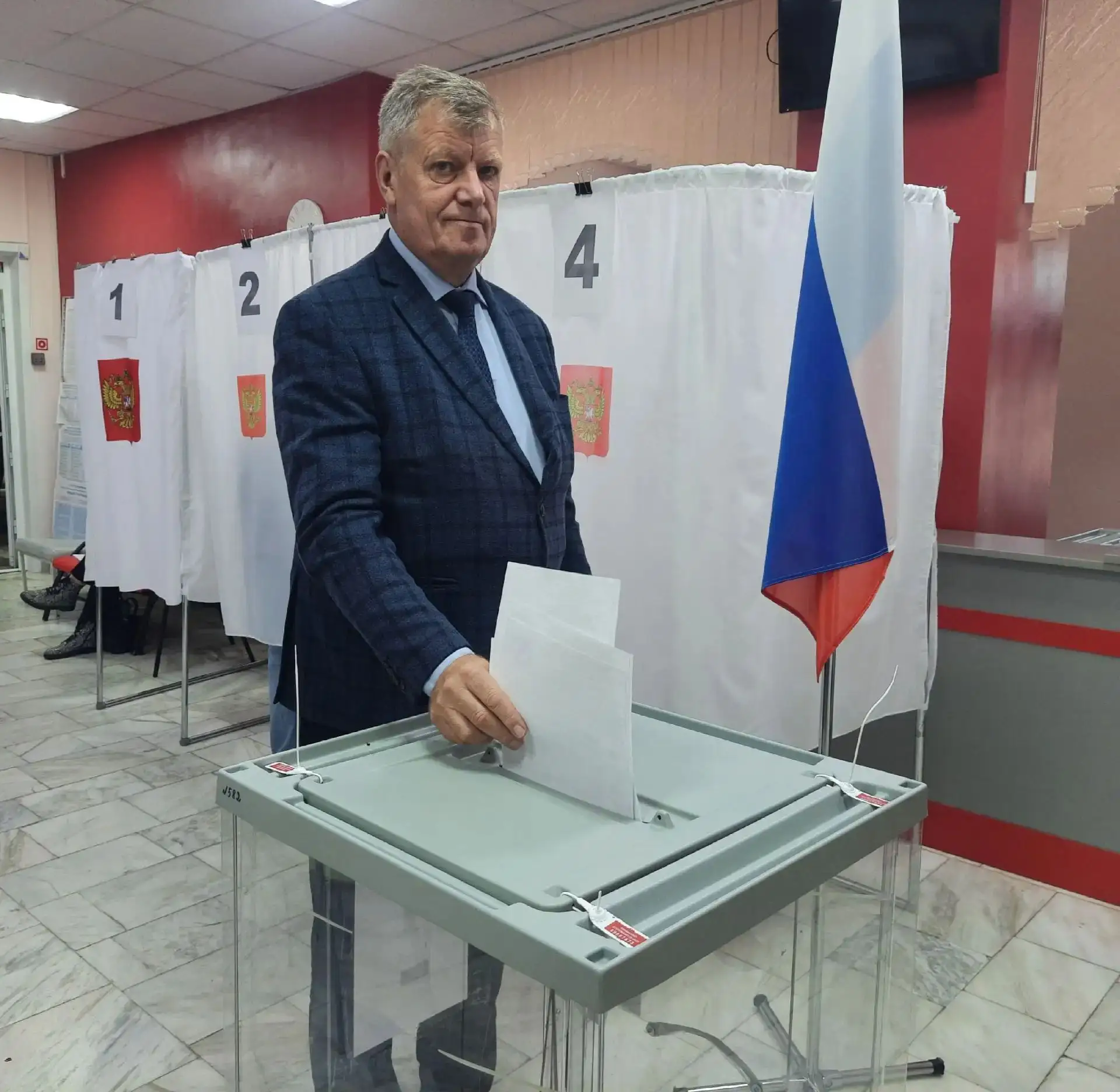Доброе утро! Начал этот день с важного шага — пришел на свой избирательный участок и пр...