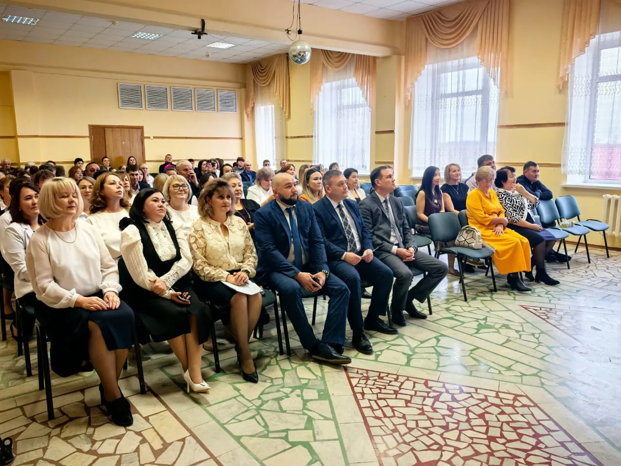 Сегодня особенный день в жизни школы №2 — тридцать лет с момента её основания. Я искрен...