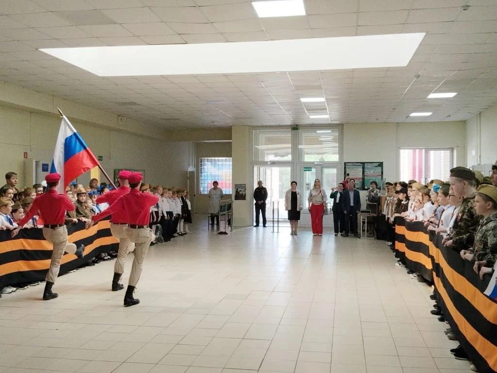 Завершился второй день школьного конкурса- смотра строя и песни «Наследники Победы», посвященного 81
