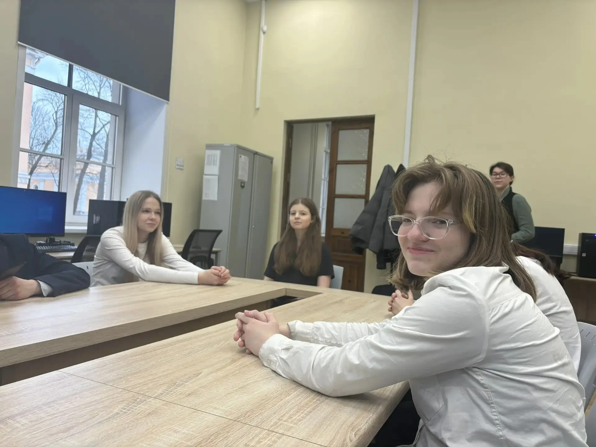 26 марта ученики 8В класса посетили Педагогическтй Университет им. Герцена, где попробовали себя в р