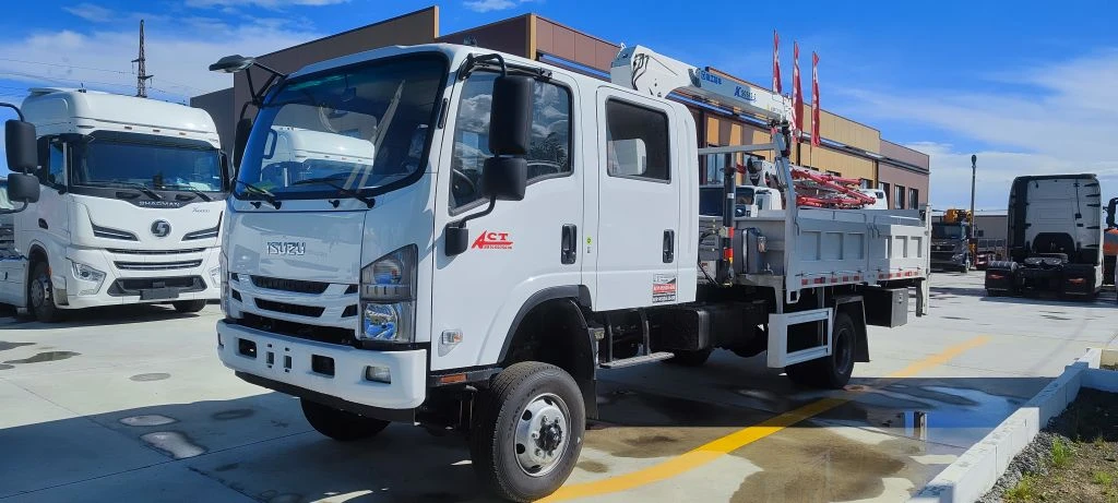 Грузовик ISUZU 4x4 двухкабинный с кму XCMG