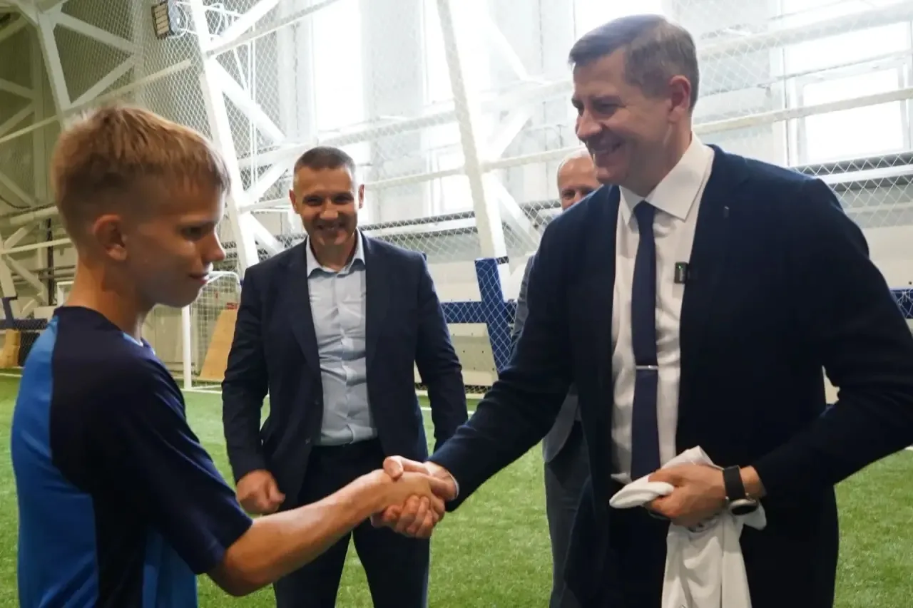 ⚽С огромным удовольствием поздравил ребят и тренеров с Днем детского футбола.