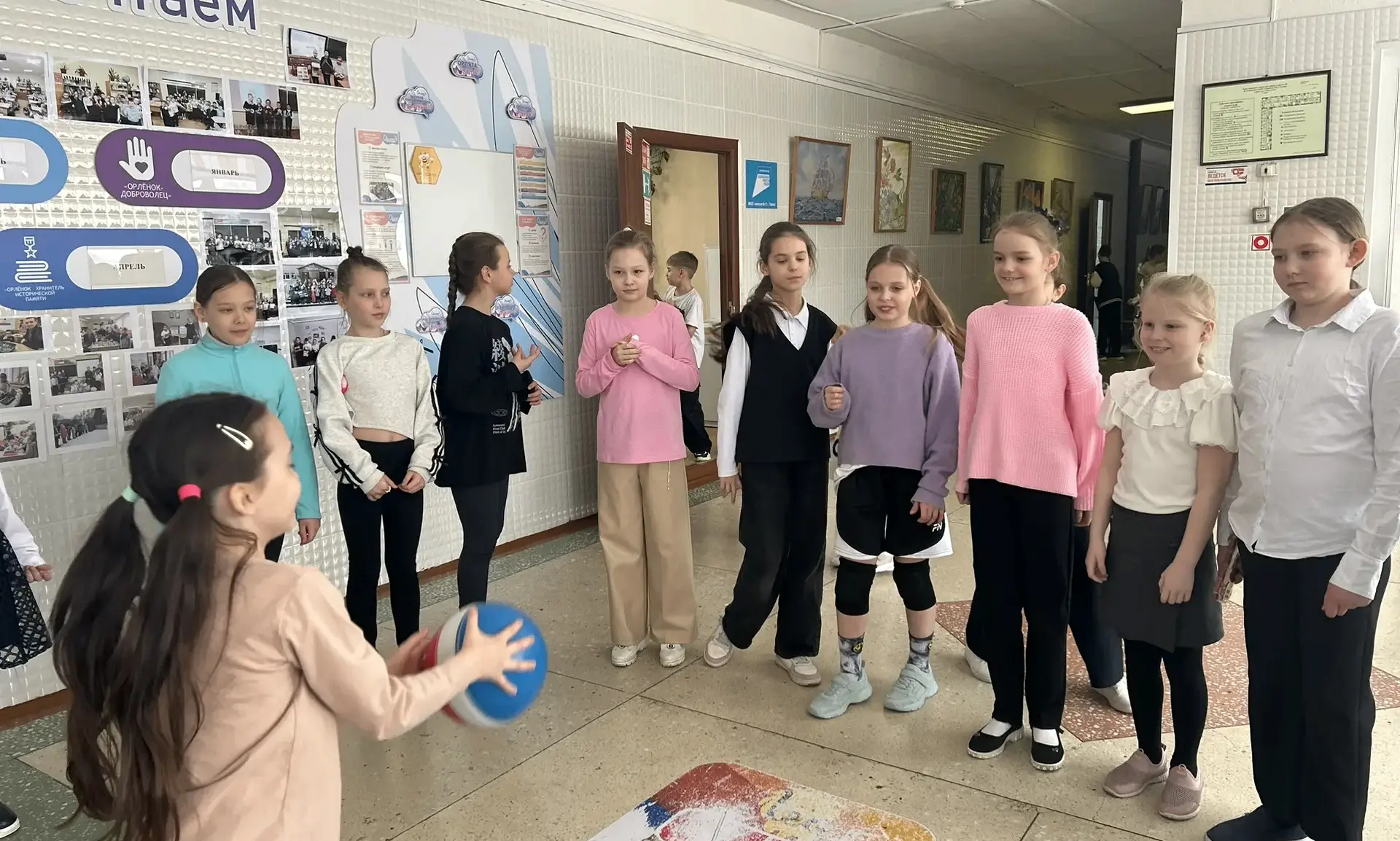 ✨ В гимназии перемены — это не только время отдохнуть между уроками, но и возможность двигаться, игр