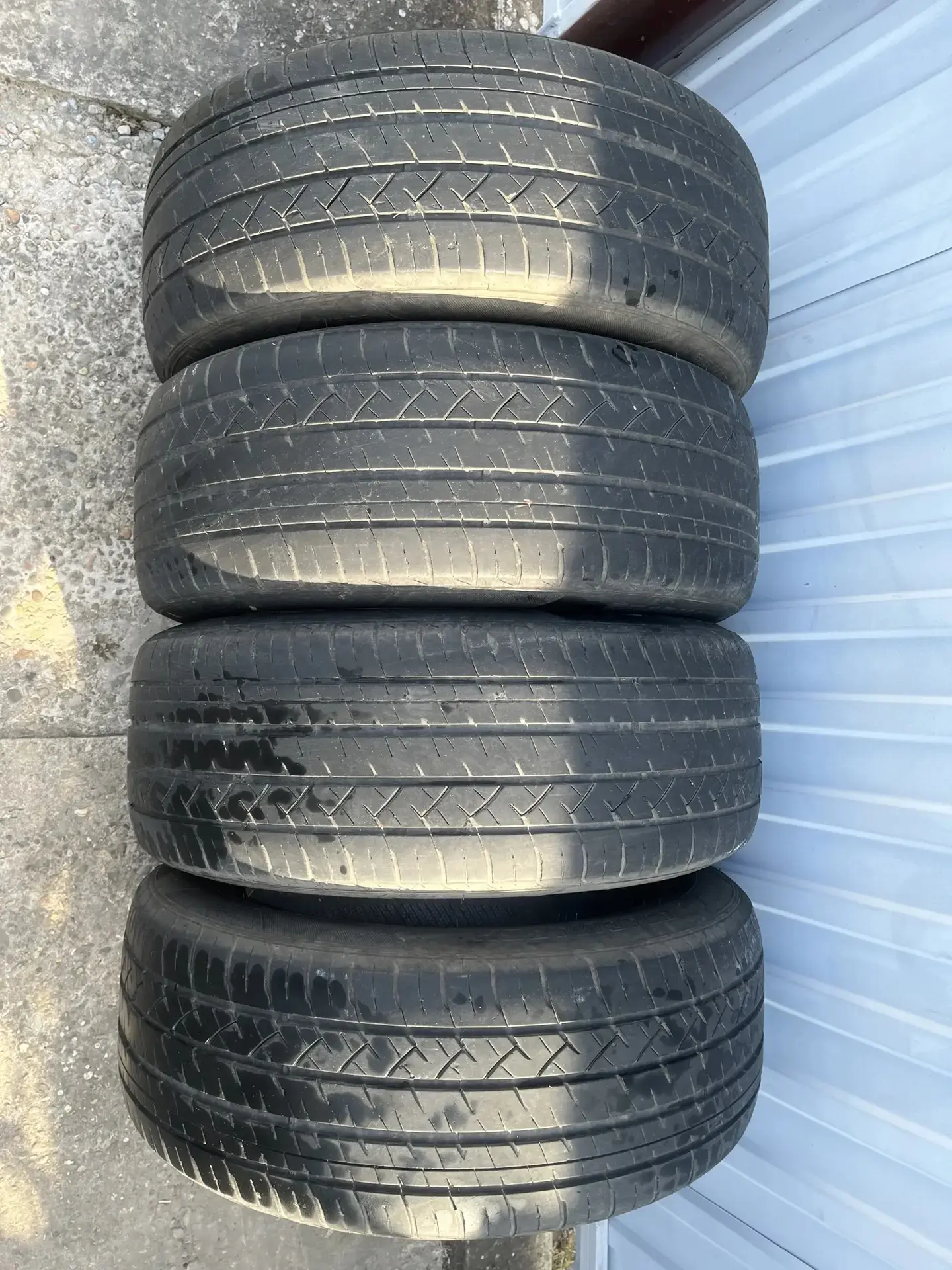 Продаю шины б/у все сезонные,Roadmarch Drime , размер 235/55 r 17   г. в 2023 
цена 800 рублей штука