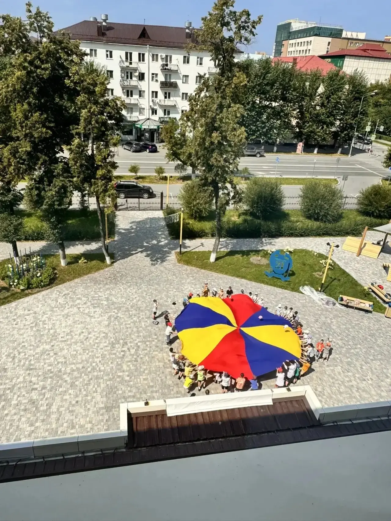 Первый день в лагере - самый запоминающийся и важный. В этот день приоритетными являются игры на спл