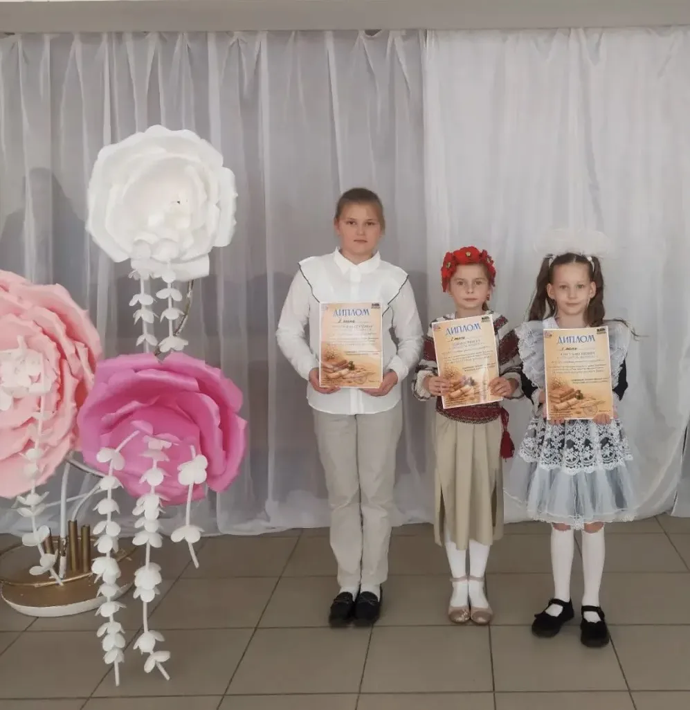 🎭🎭🎭28 сентября в ДК «Юбилейный» прошёл поэтический конкурс " Путешествие в страну ру...