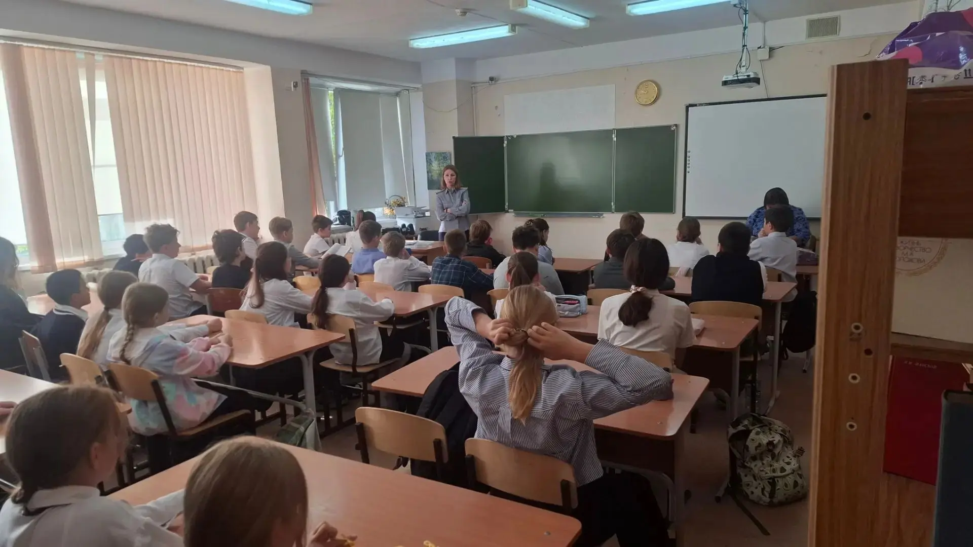 Школьникам рассказали, как избежать неприятностей в Сети