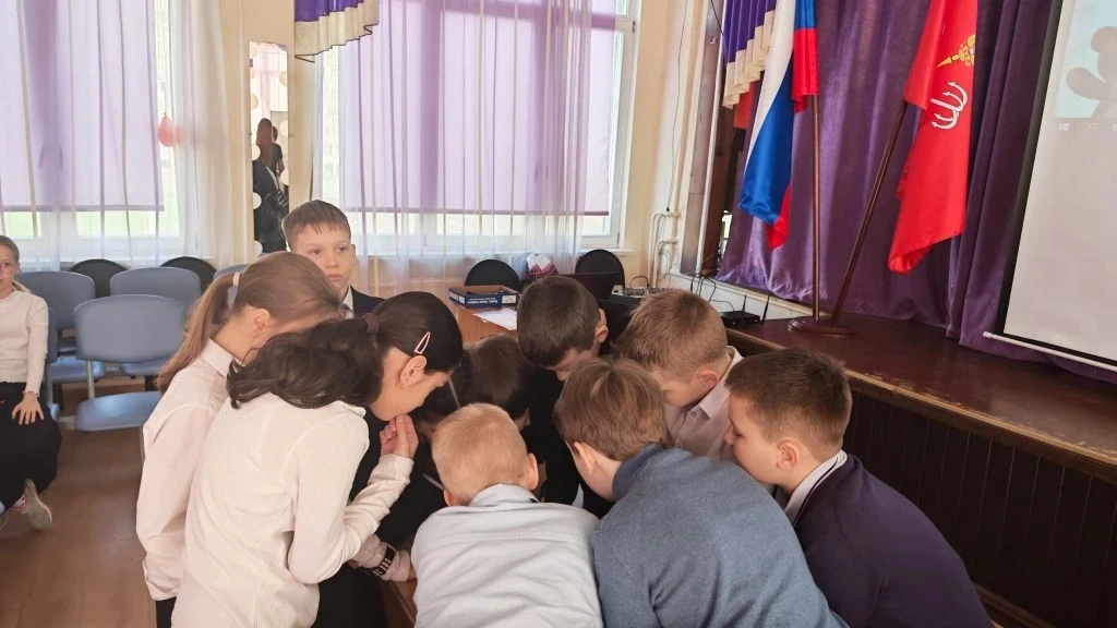 #КЛАССный_день_79школа  📅27 марта - Всемирный день театра 🎭  Старшие наставницы - участники движения