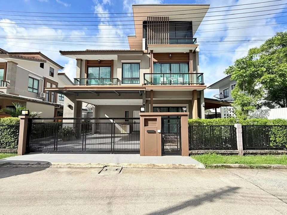 Современная роскошная вилла с террасой на крыше в The Palm Kathu–Patong