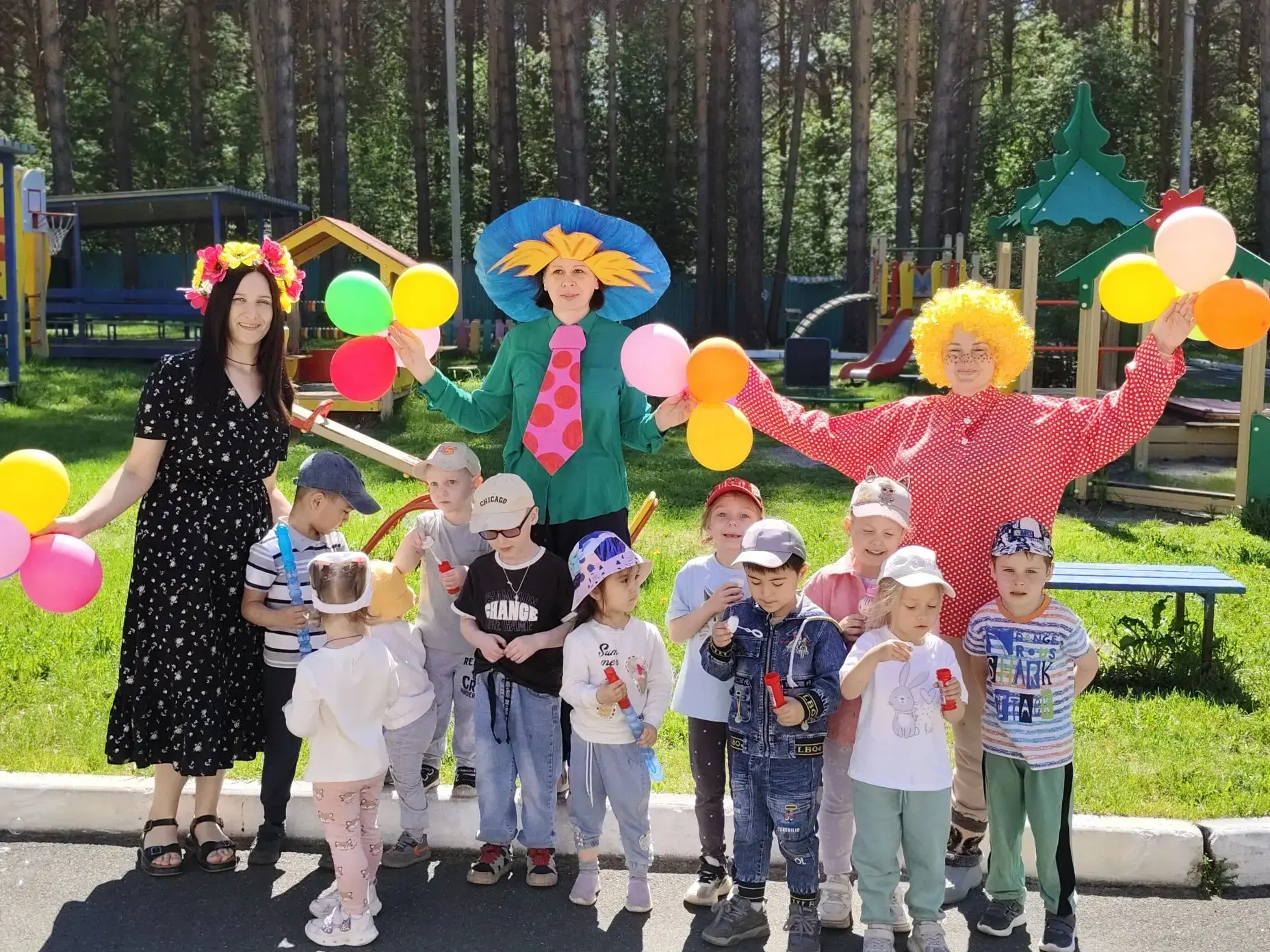 ☀️Ура, лето! Сегодня в нашем втором корпусе прошёл самый весёлый, шумный и яркий праздн...